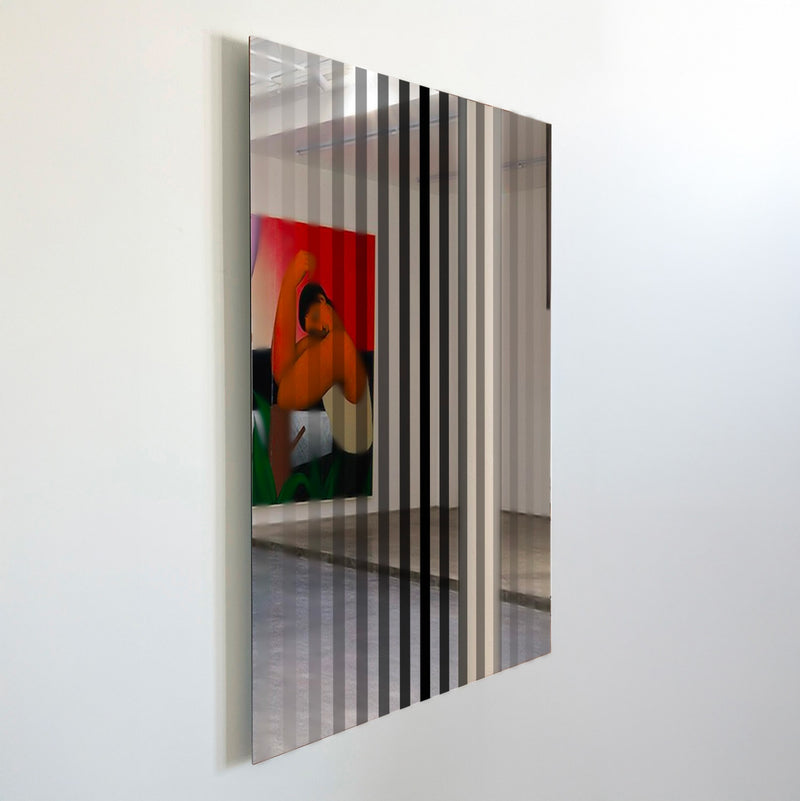Minimalism mirrored Sculpture - OSMOSE BANDE DE 2 N°8 — close-up of reflective surface with vertical stripes