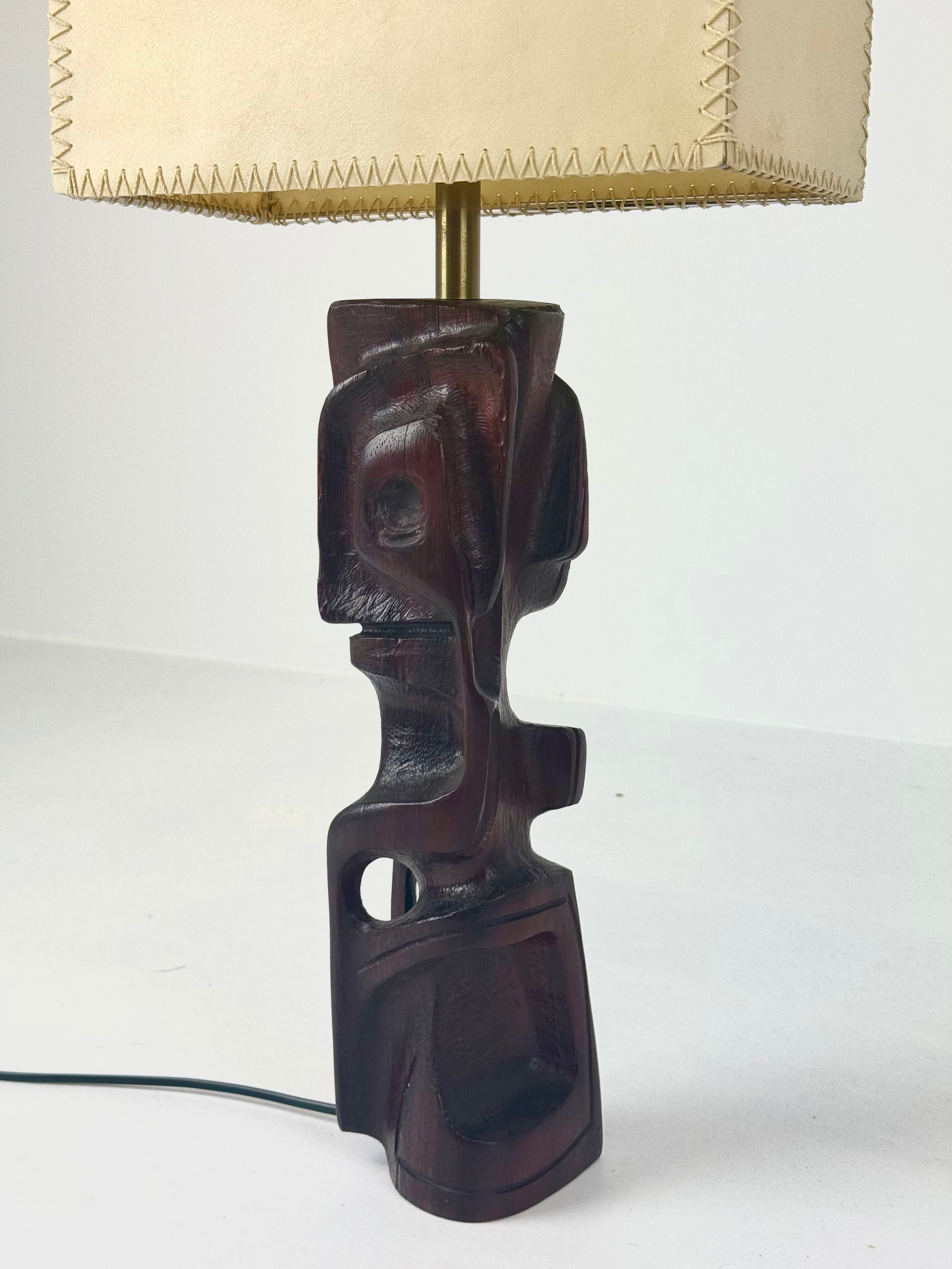 Hand-carved wooden sculptural table lamp by Gianni Pinna — view 13