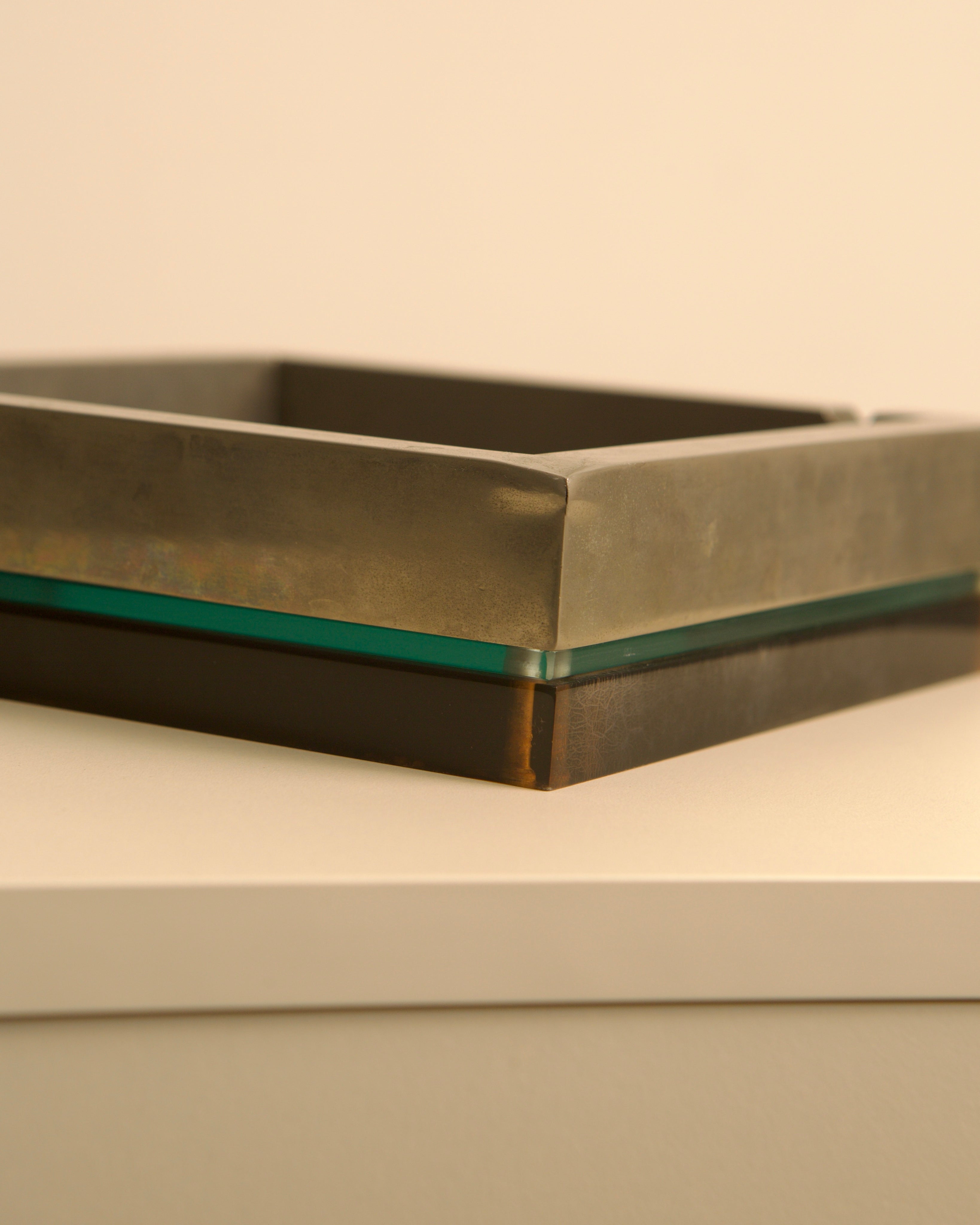 Grand cendrier italien en métal et verre des années 70