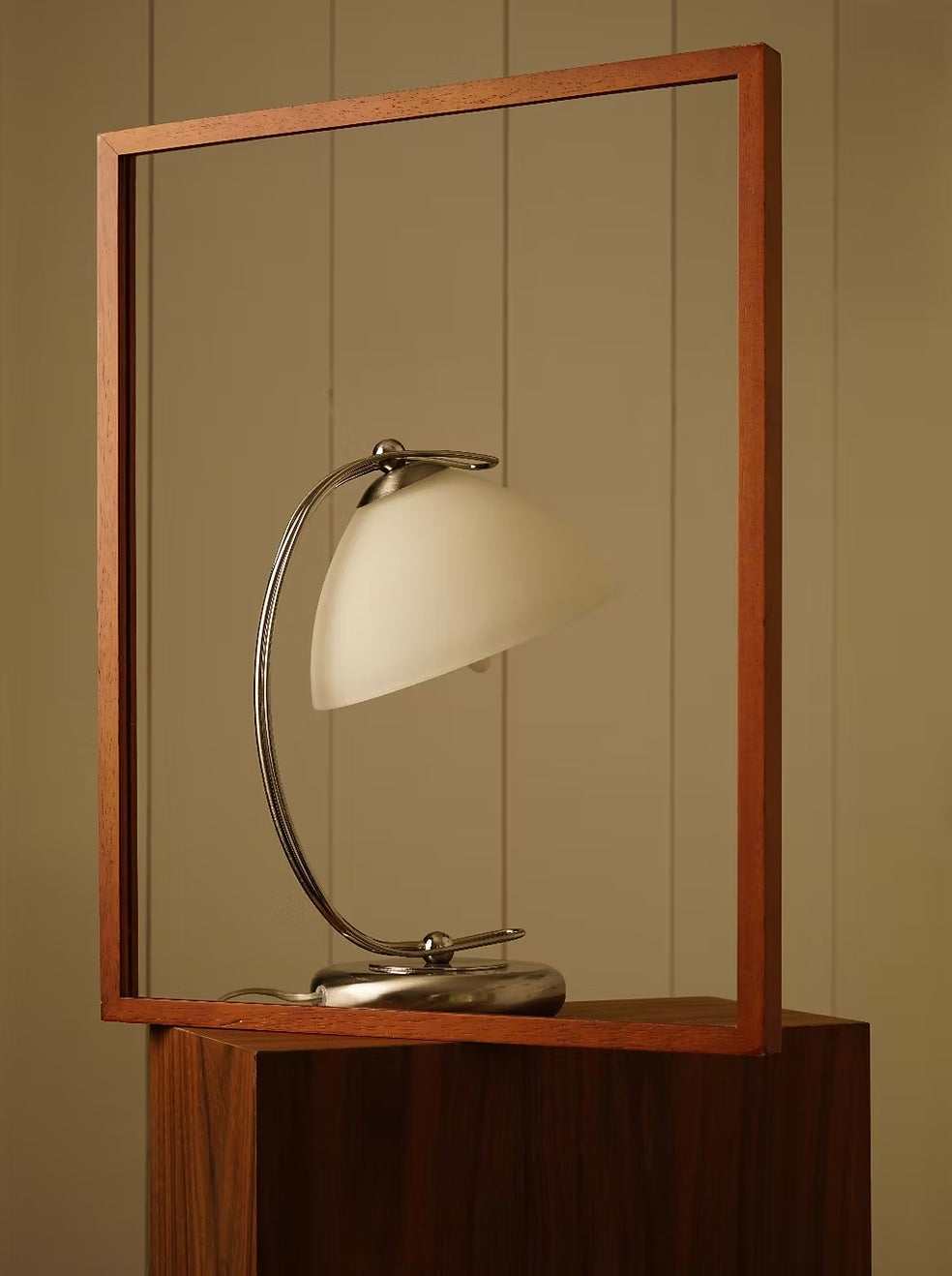 Arc Table Lamp — detail view