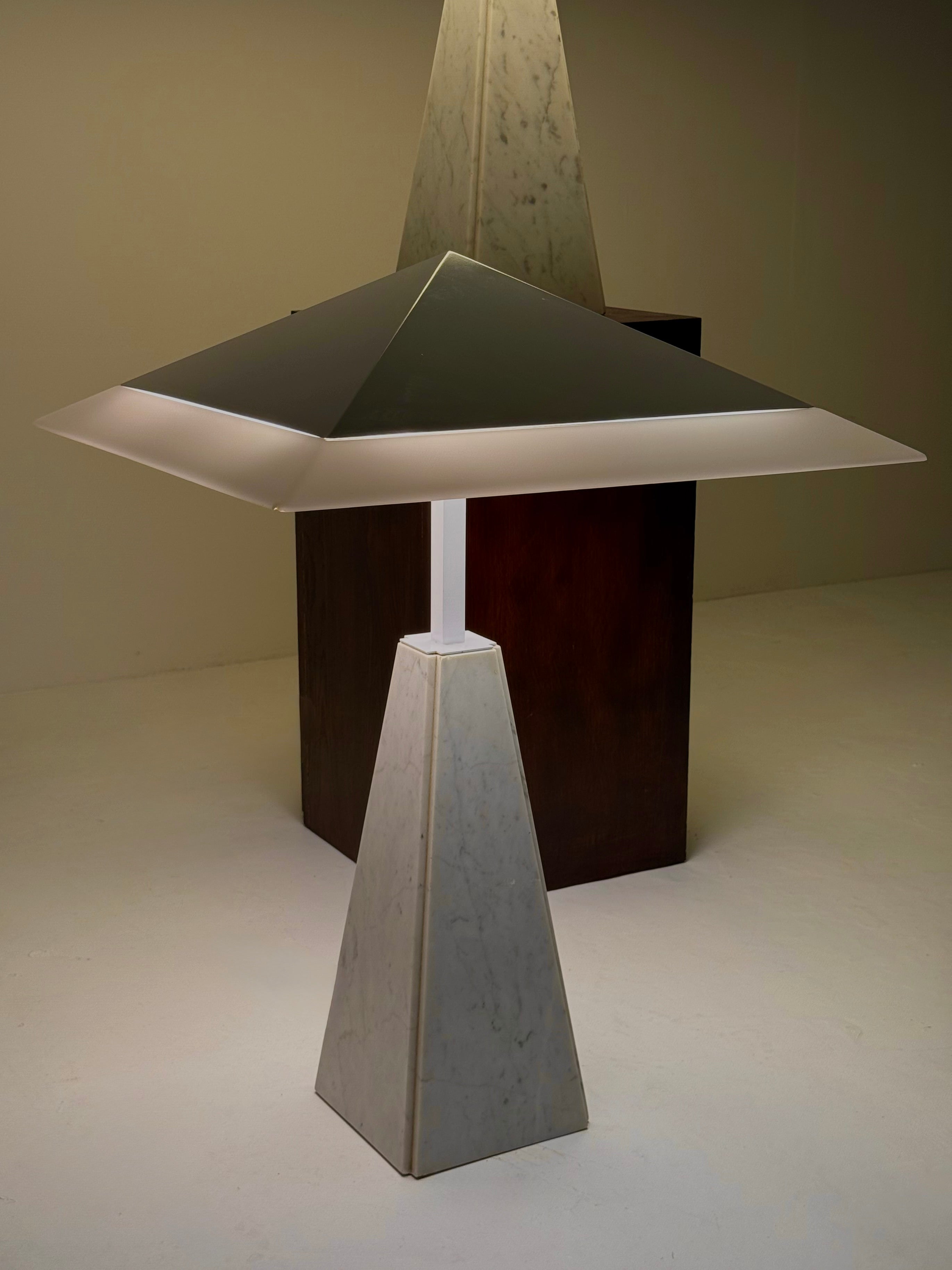 Abat Jour Table Lamp by Cini Boeri for Arteluce — close-up