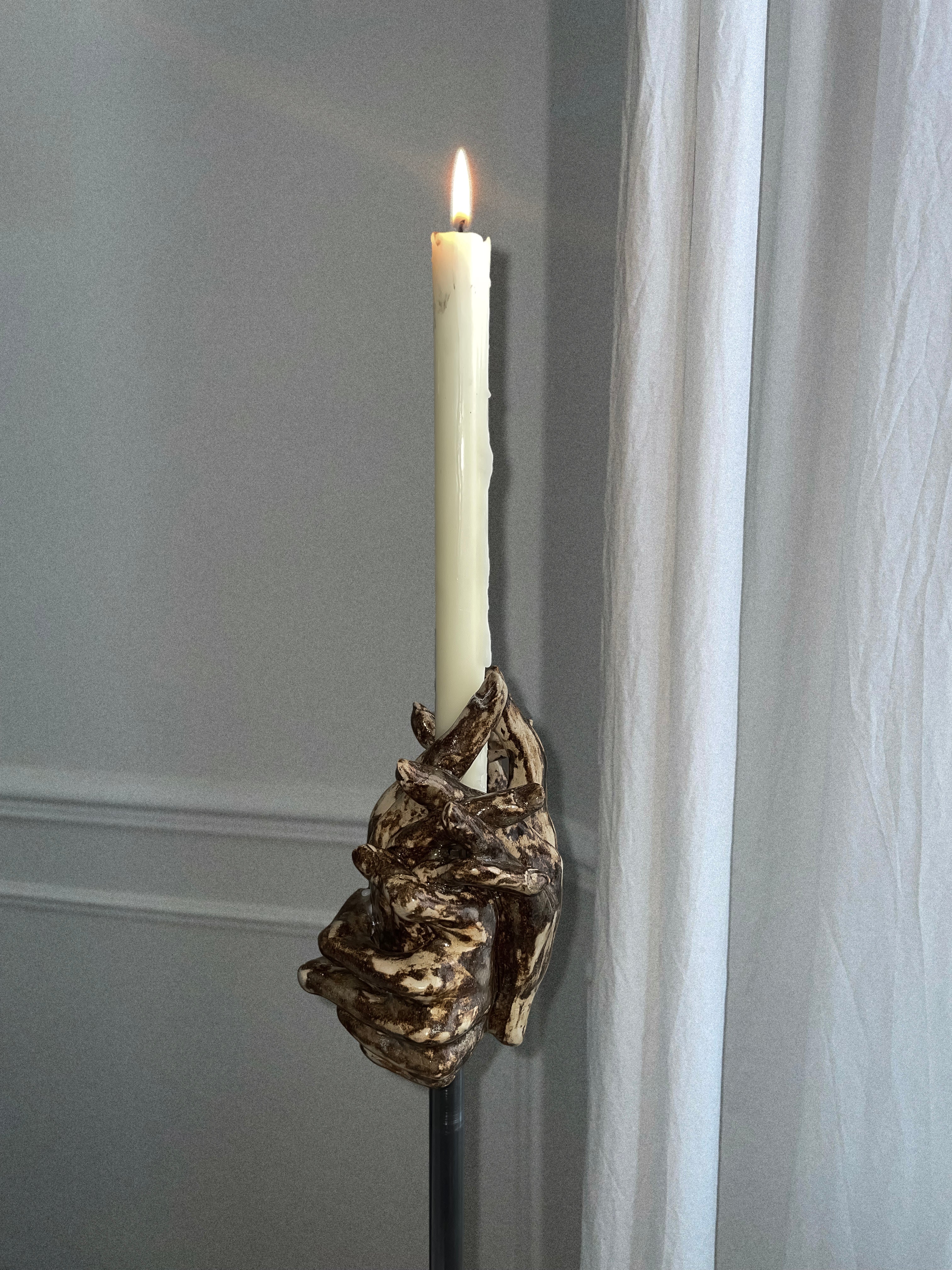 Three-hands standing candle holder in ceramic N°55 — lifestyle setting