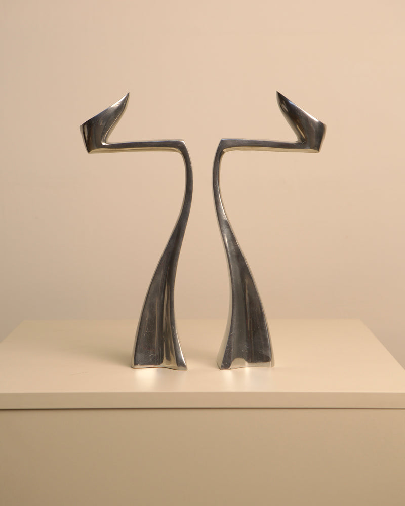 Paire de bougeoirs "Swan" par Matthew Hilton 80's | The Oblist — polished metal, vintage design