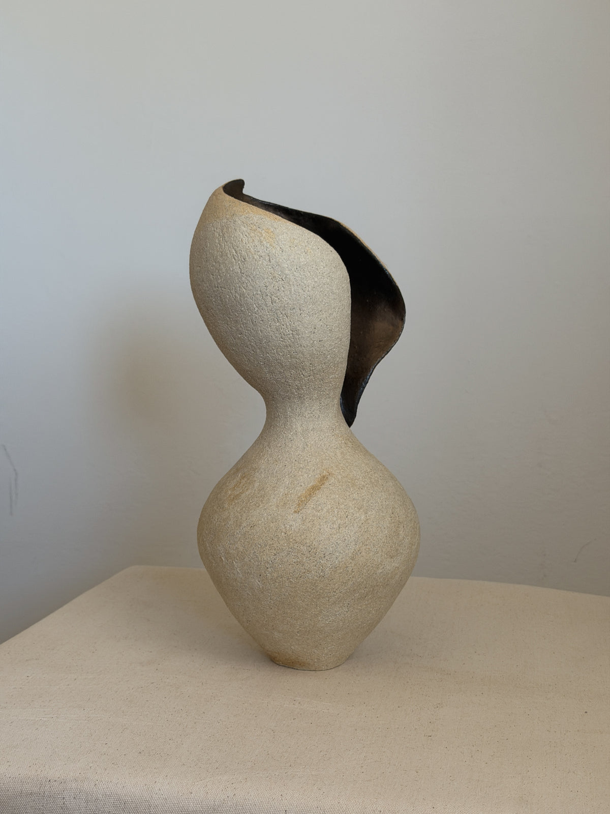 Minimalism Vase in Ceramic | Sculptural Vase | Ceramic Sculpture — view 9
