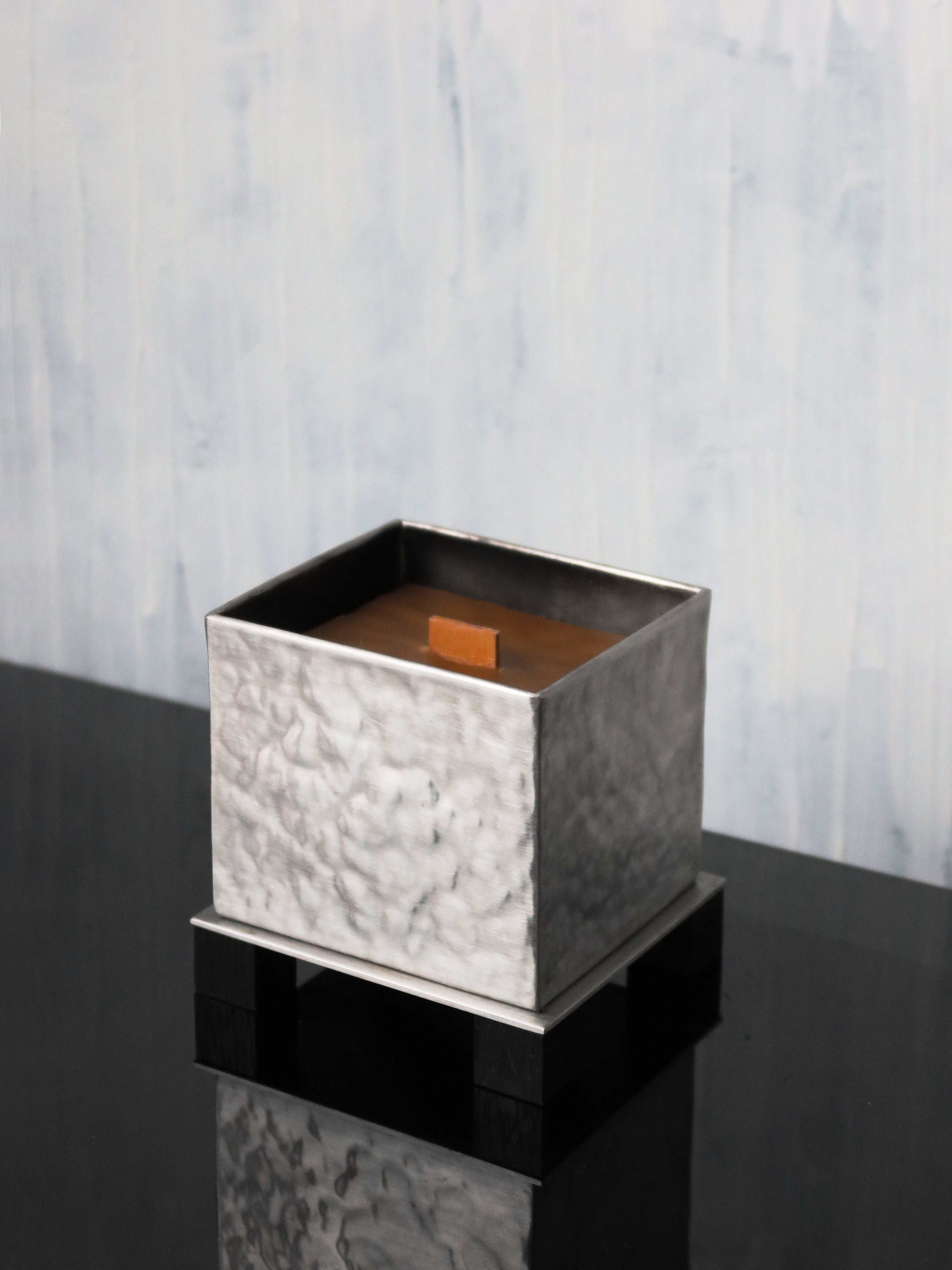Minimalistic Candle Holder M with candle - Yuma Collection — detail view