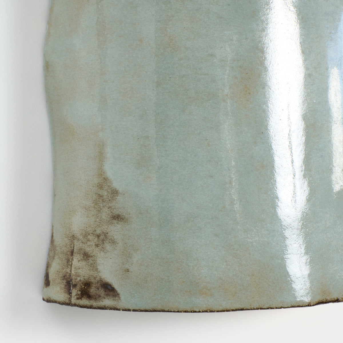 Papel - artisanal ceramic Wall Light — side angle