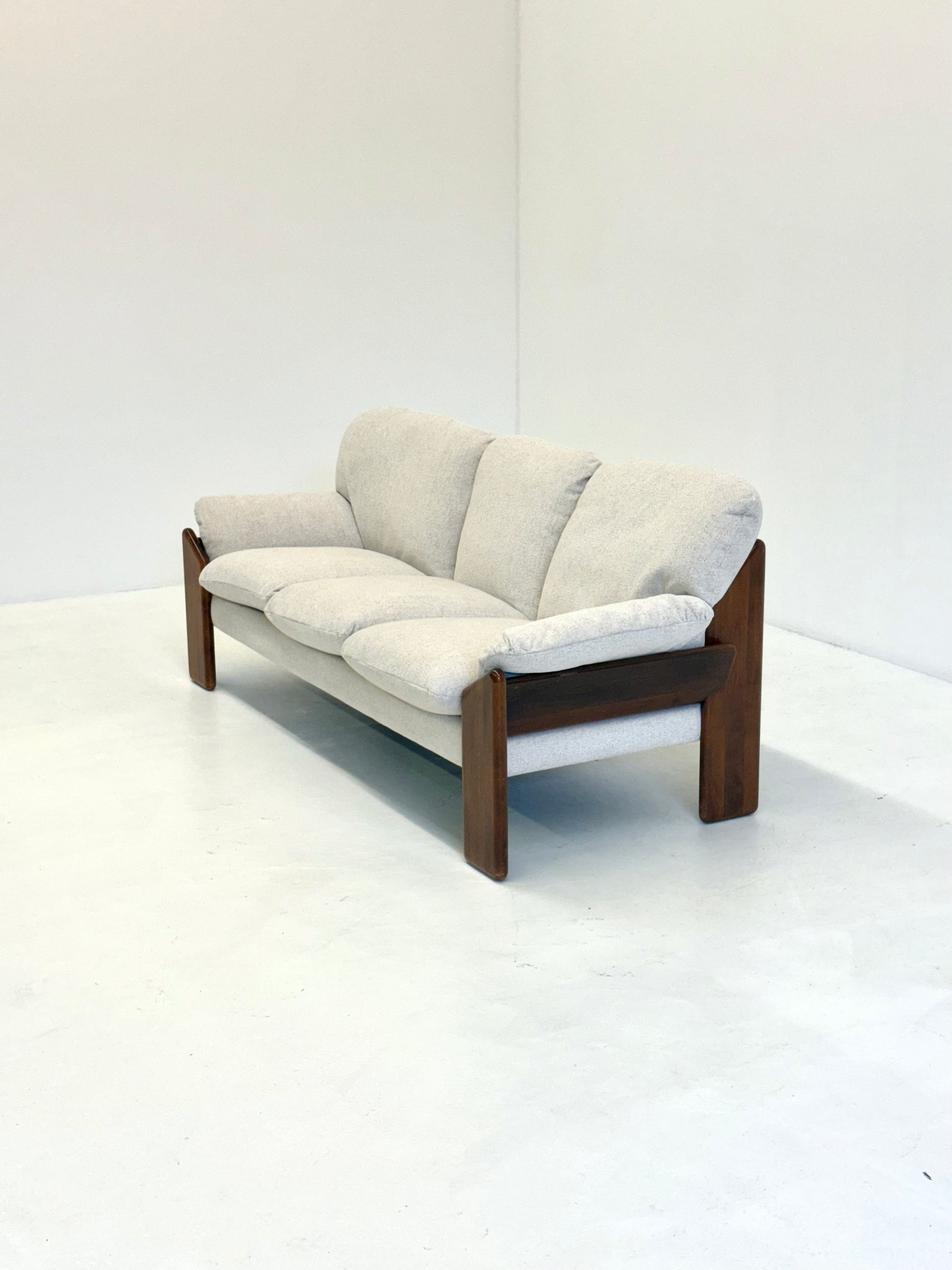 Three-seater sofa Sapporo by Mario Marenco for Mobil Girgi — view 11