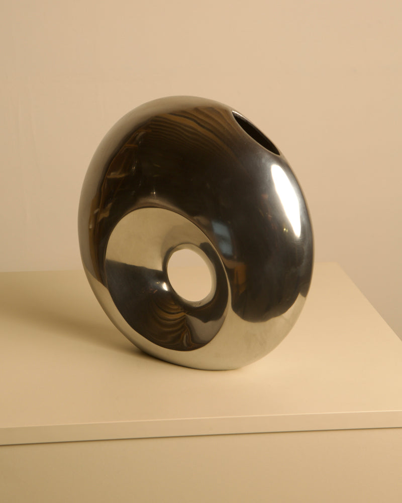 Italian "Donut" Vase in Aluminum 80's by Treaptyque | The Oblist — polished aluminum, modern design