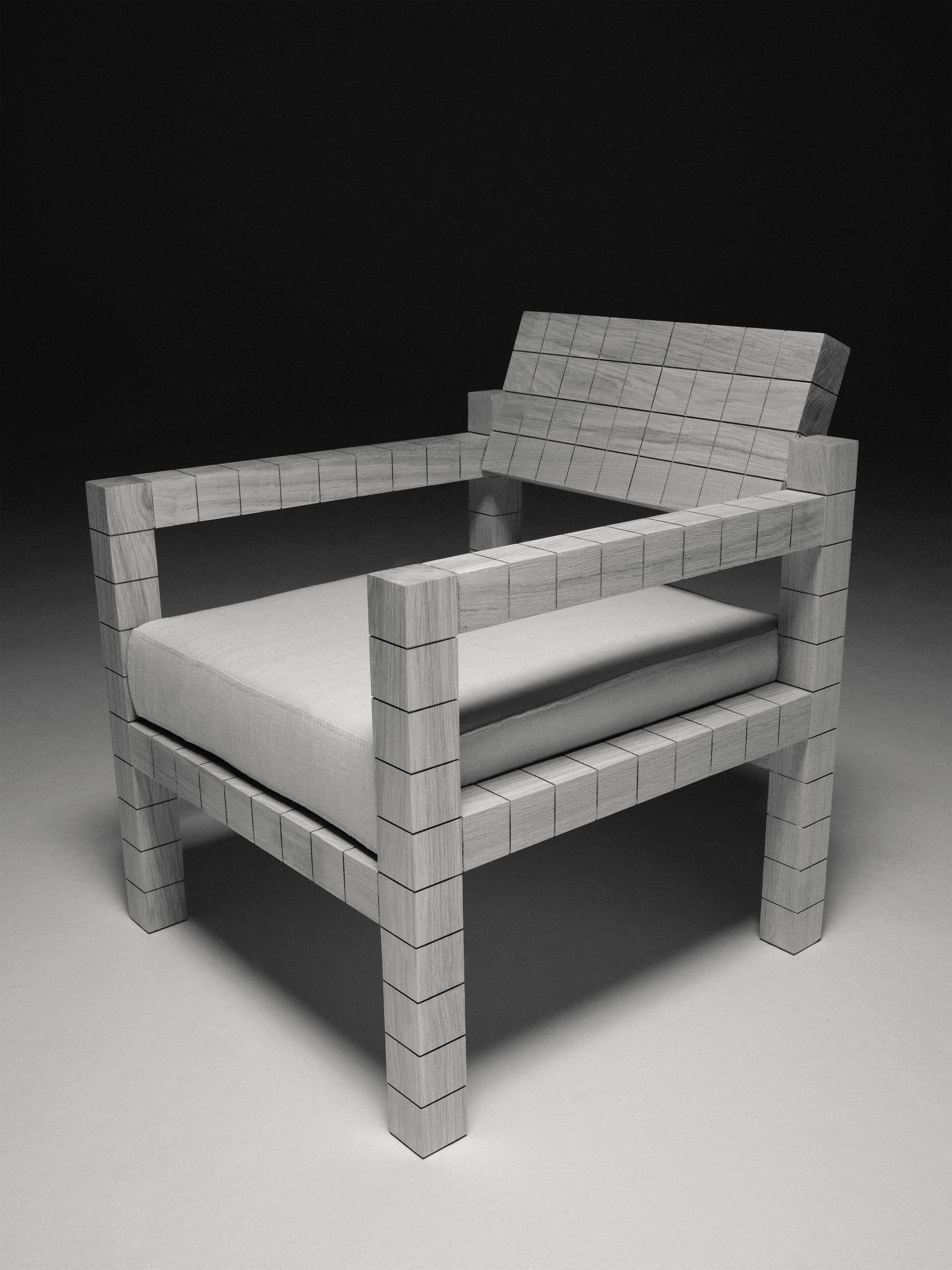 Mosaico Armchair — close-up of light wood frame with cushion