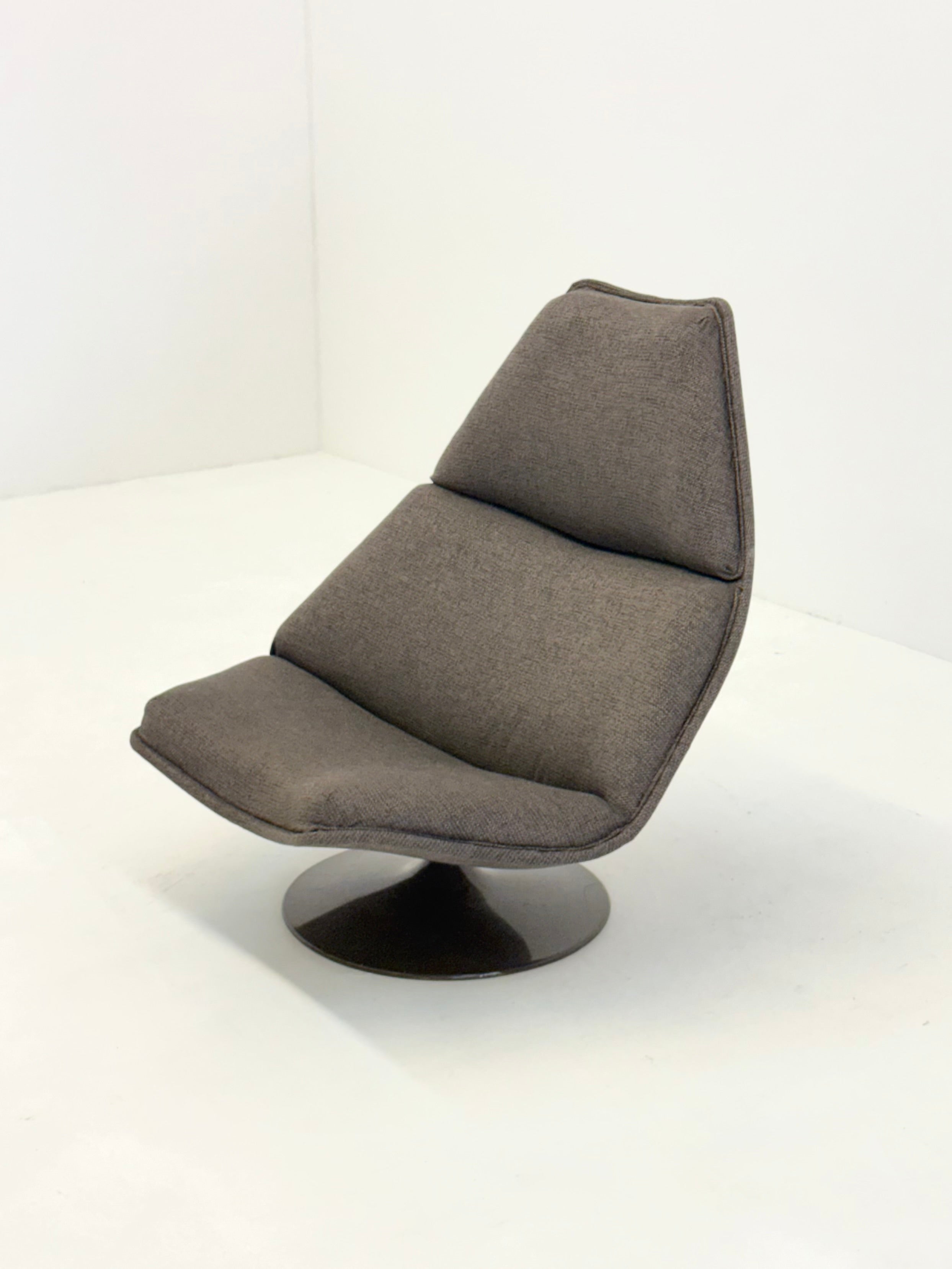 Artifort F510 armchair by Geoffrey Harcourt — close-up