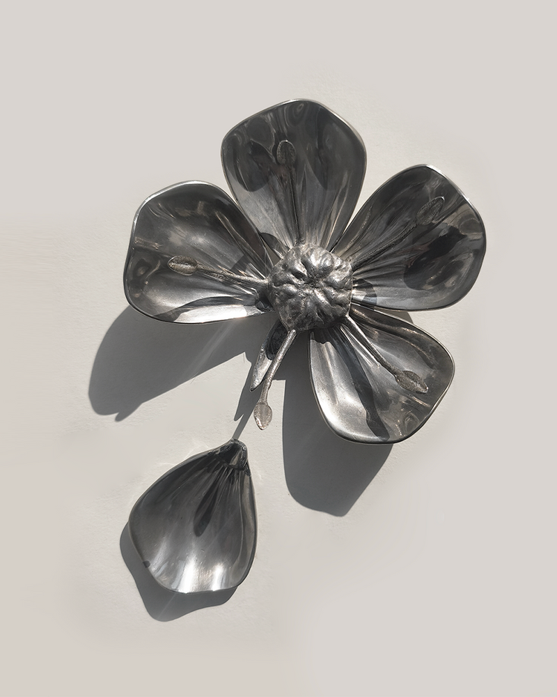 Art Nouveau Floral Ashtray — detail view