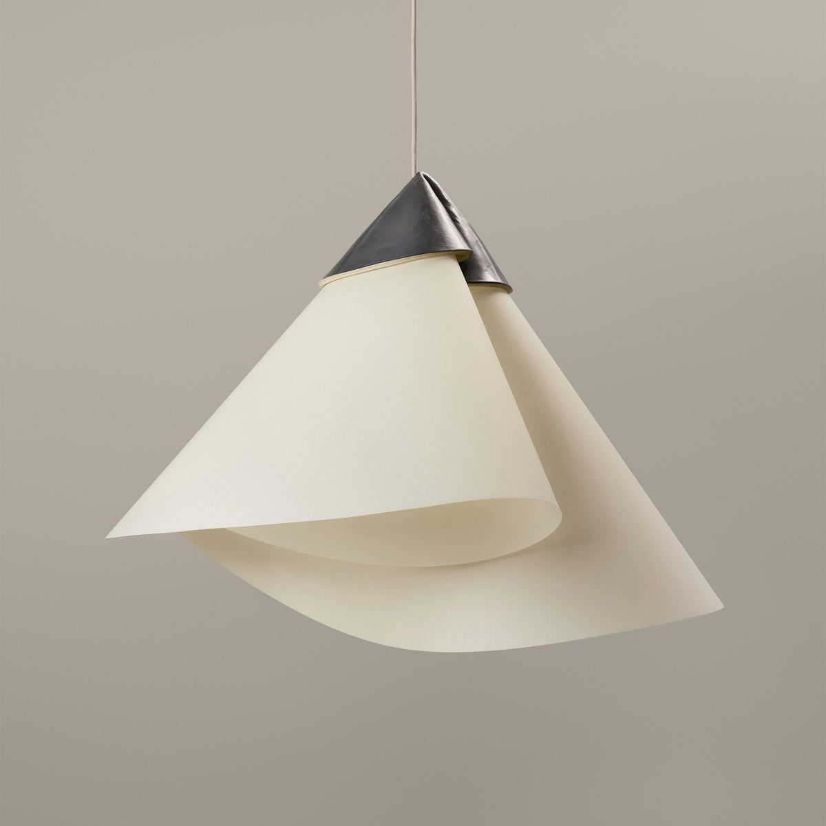 Shayd XL Pendant, Graphite — detail view