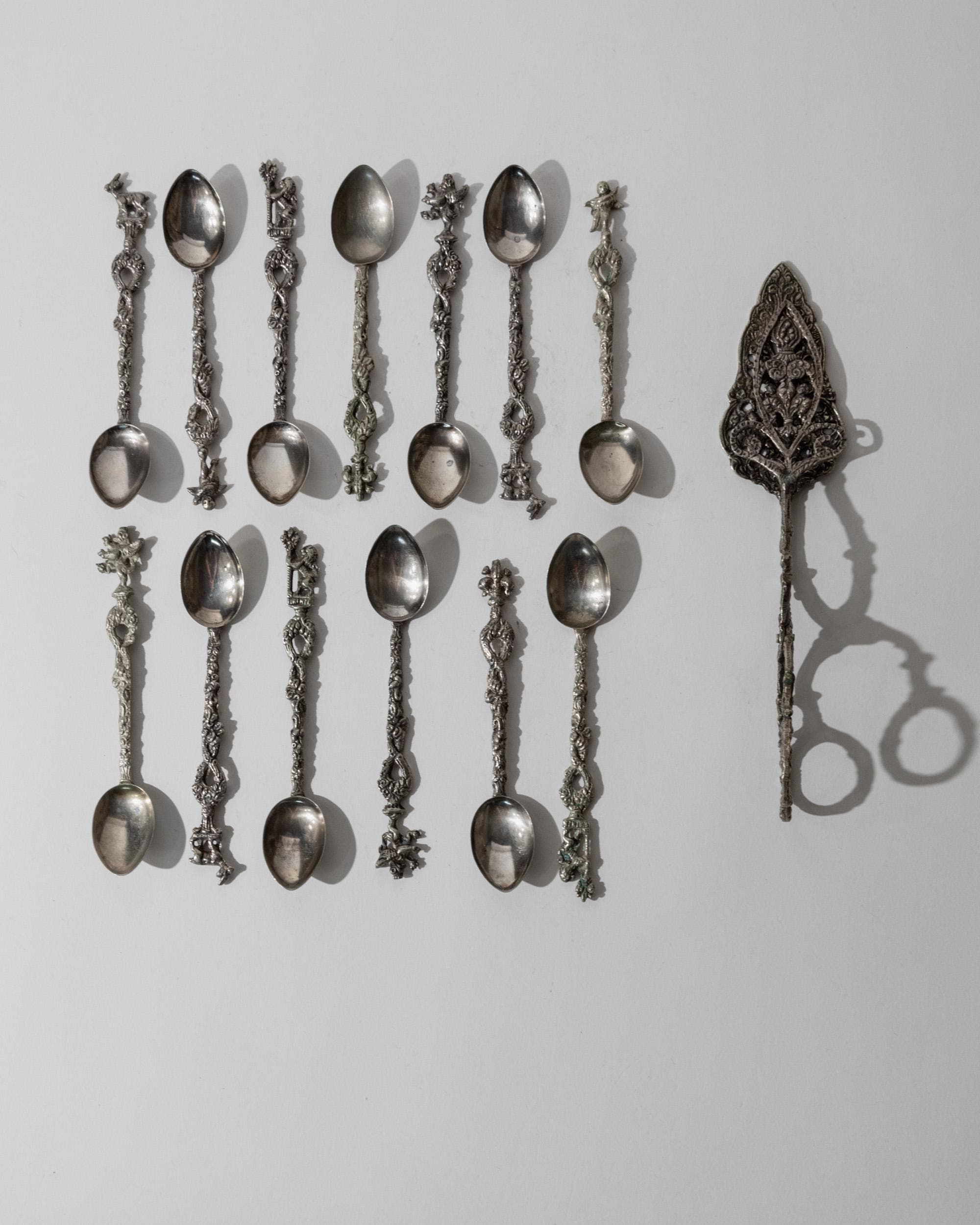 Vintage 1930s Silver Plated Tea and Cake Serving Set, 13 Ornate Spoons with Heraldic Figures and 1 Cake Server, Italian Tableware, Gift Idea by Bottega Jacobs