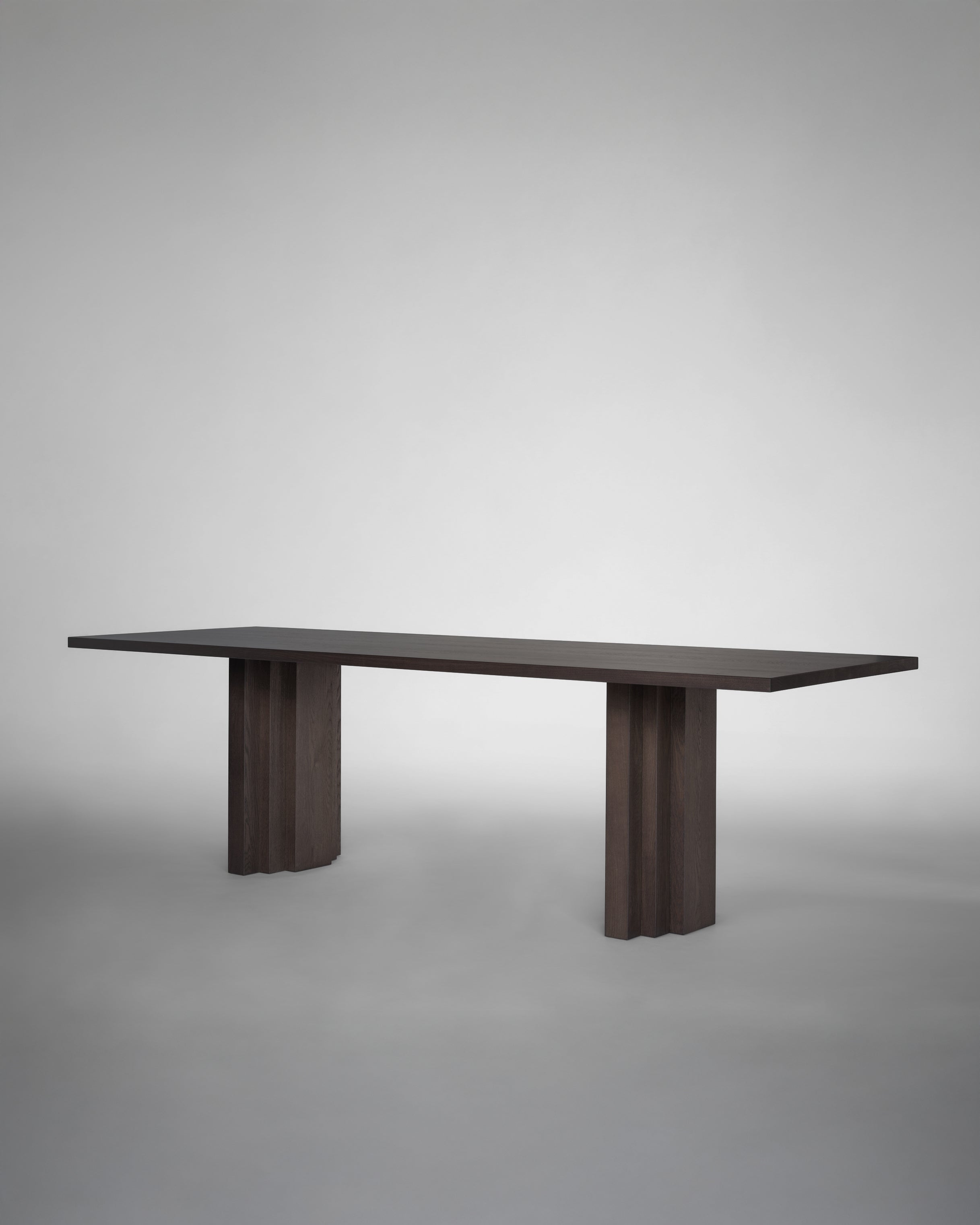 Brut Slim Table