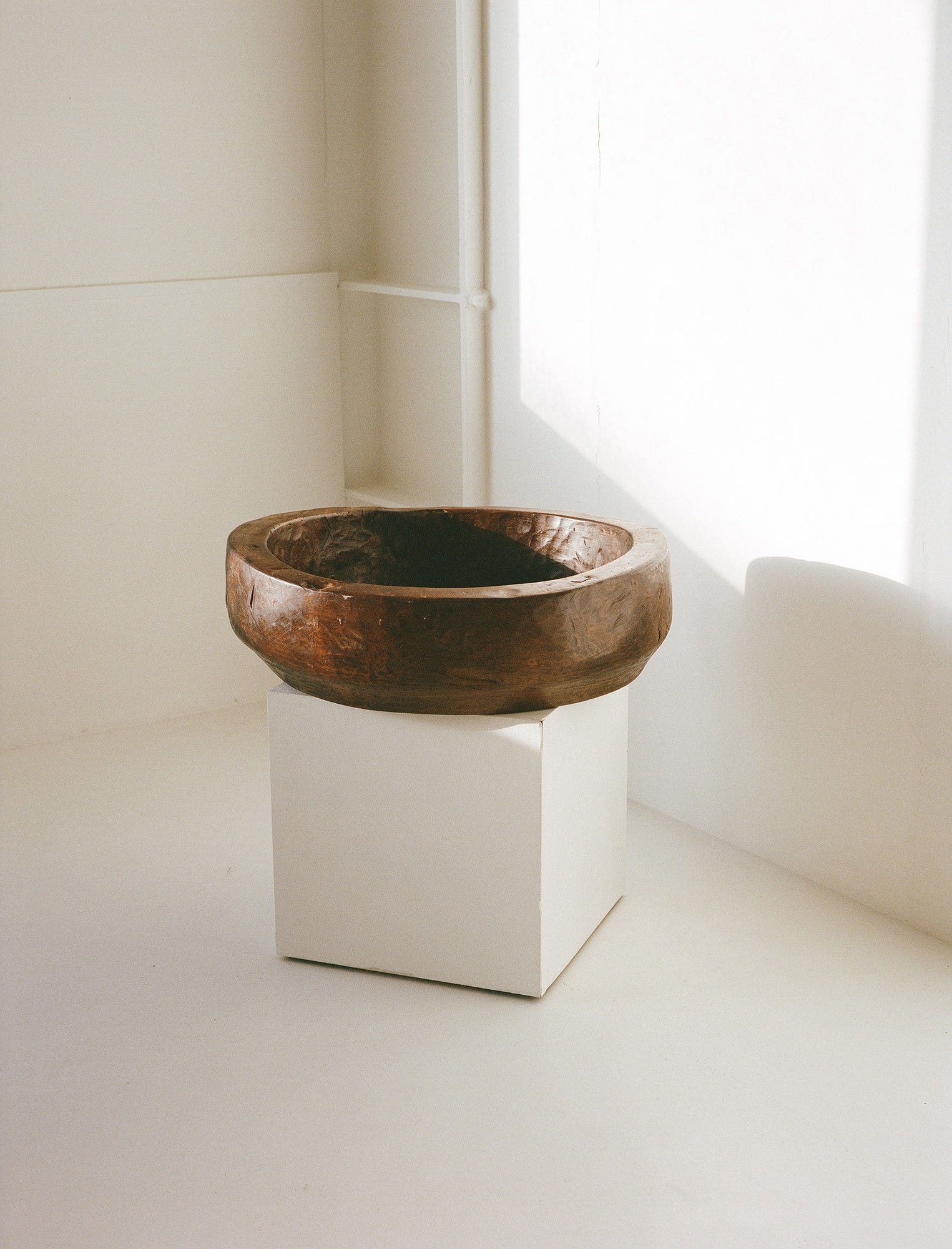 Important Monoxyle Artisanal African Mid-Century Carved Bowl / Centerpiece — lifestyle setting
