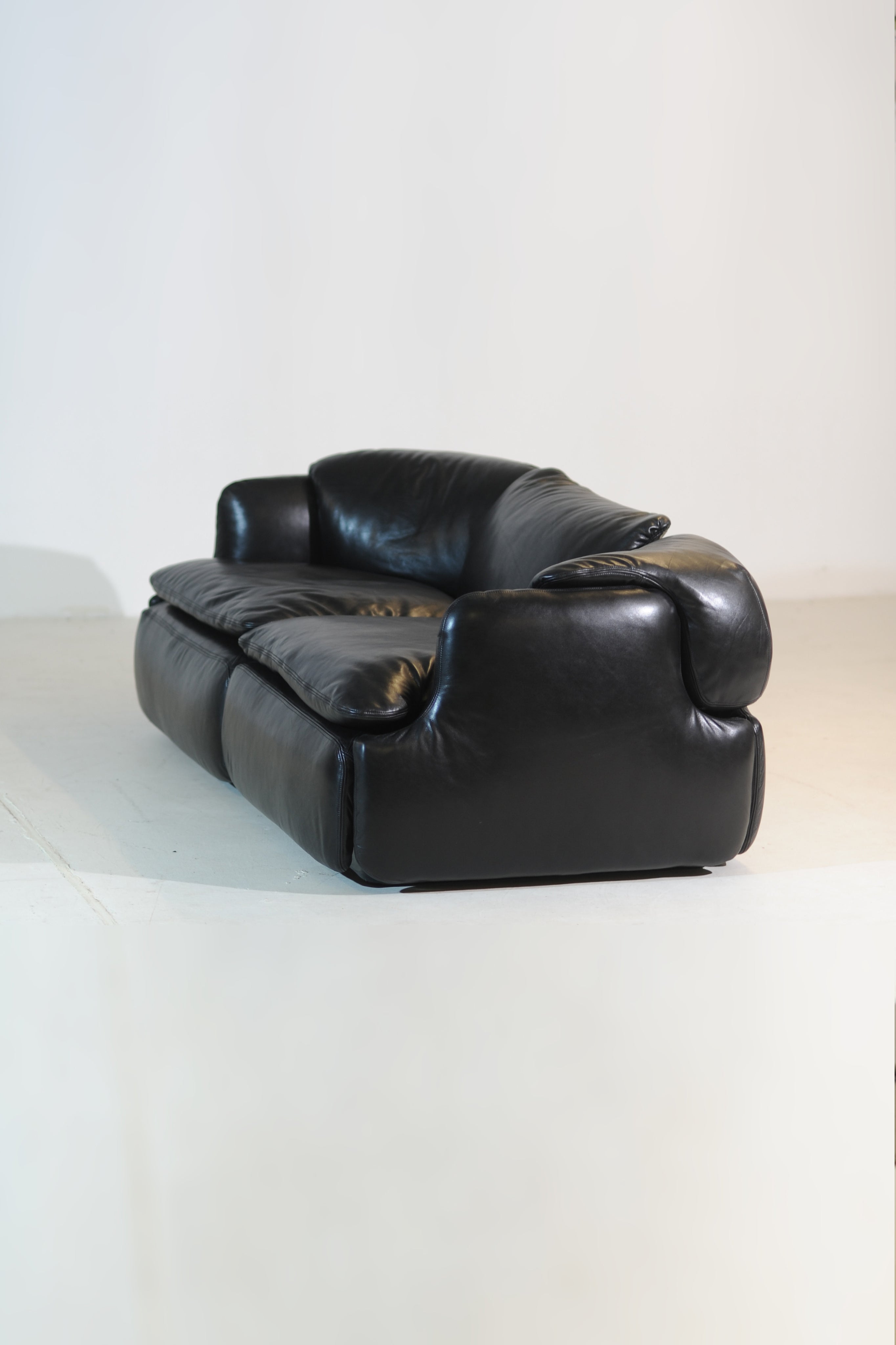 Alberto Rosselli Confidential Sofa by Rémanence | The Oblist