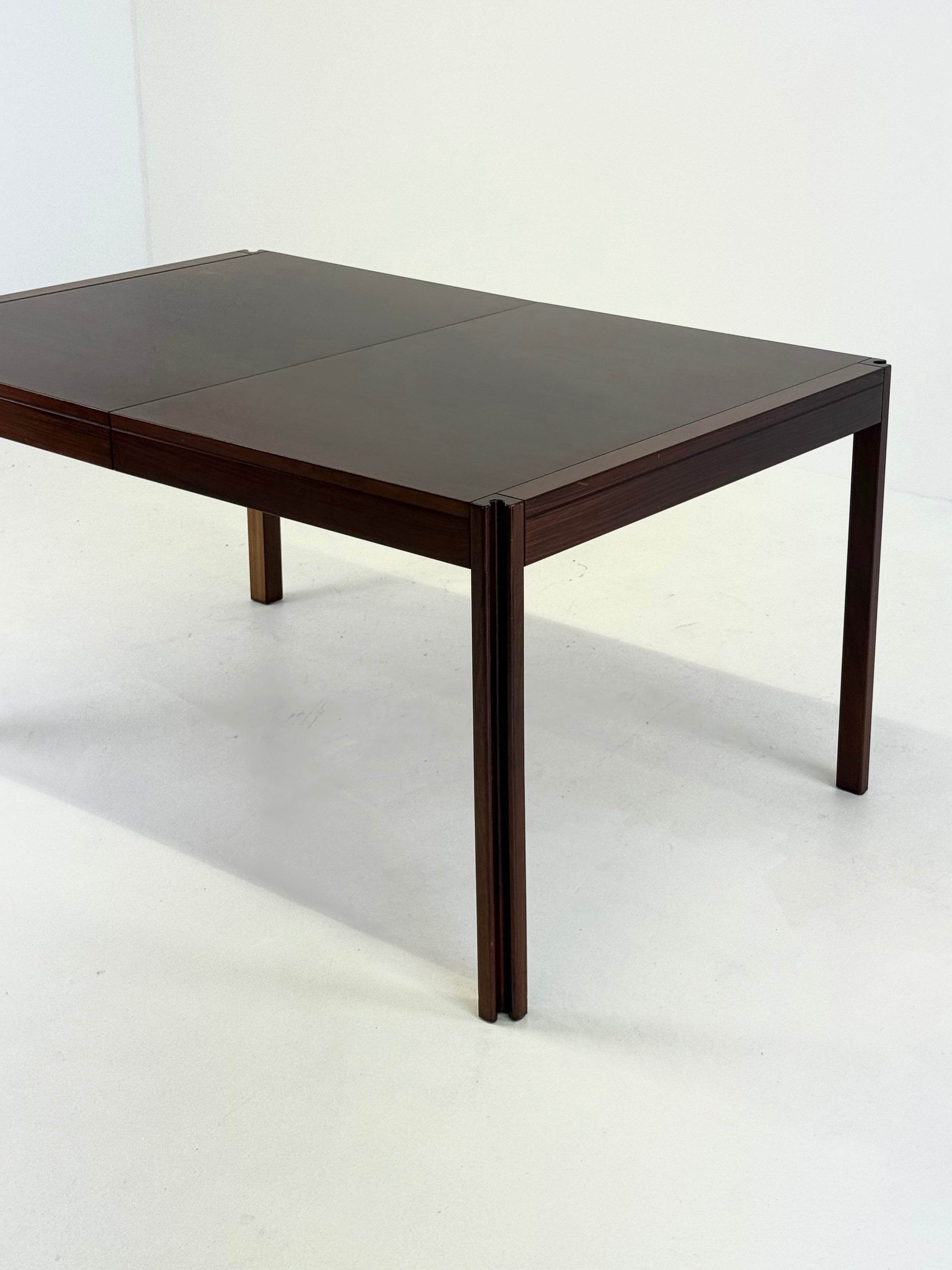 4D wooden vintage dining table by Angelo Mangiarotti for Molteni — lifestyle setting