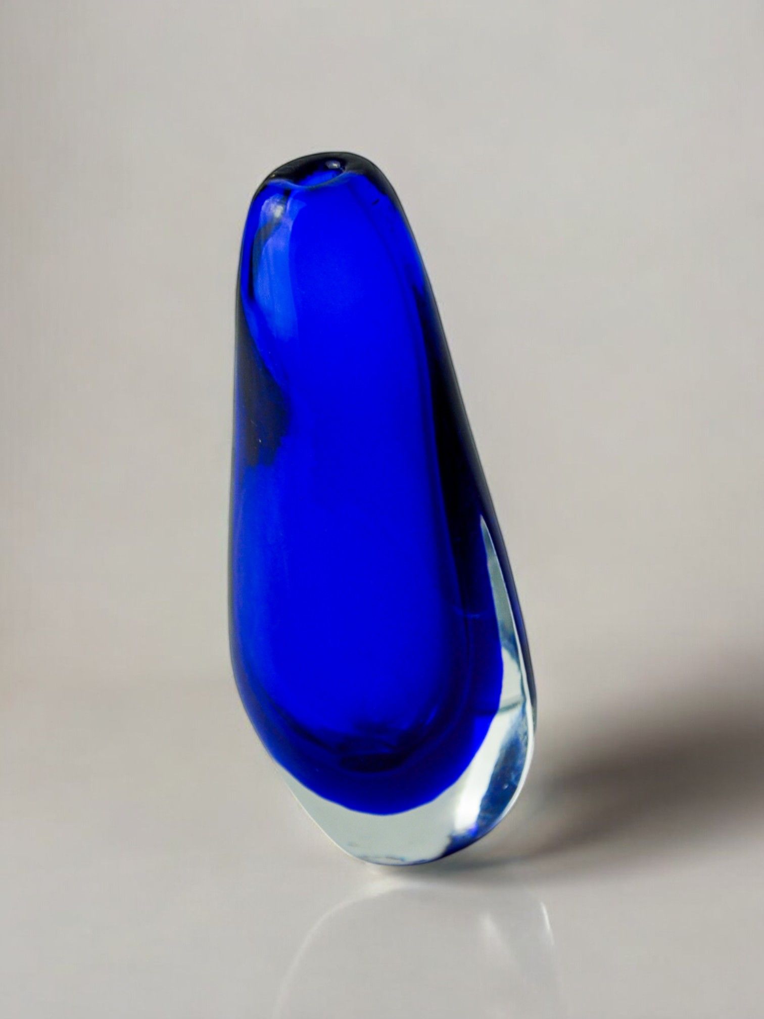Blue Sommerso Vase, Murano Glass, Italy, 1970 — side angle highlighting deep blue color