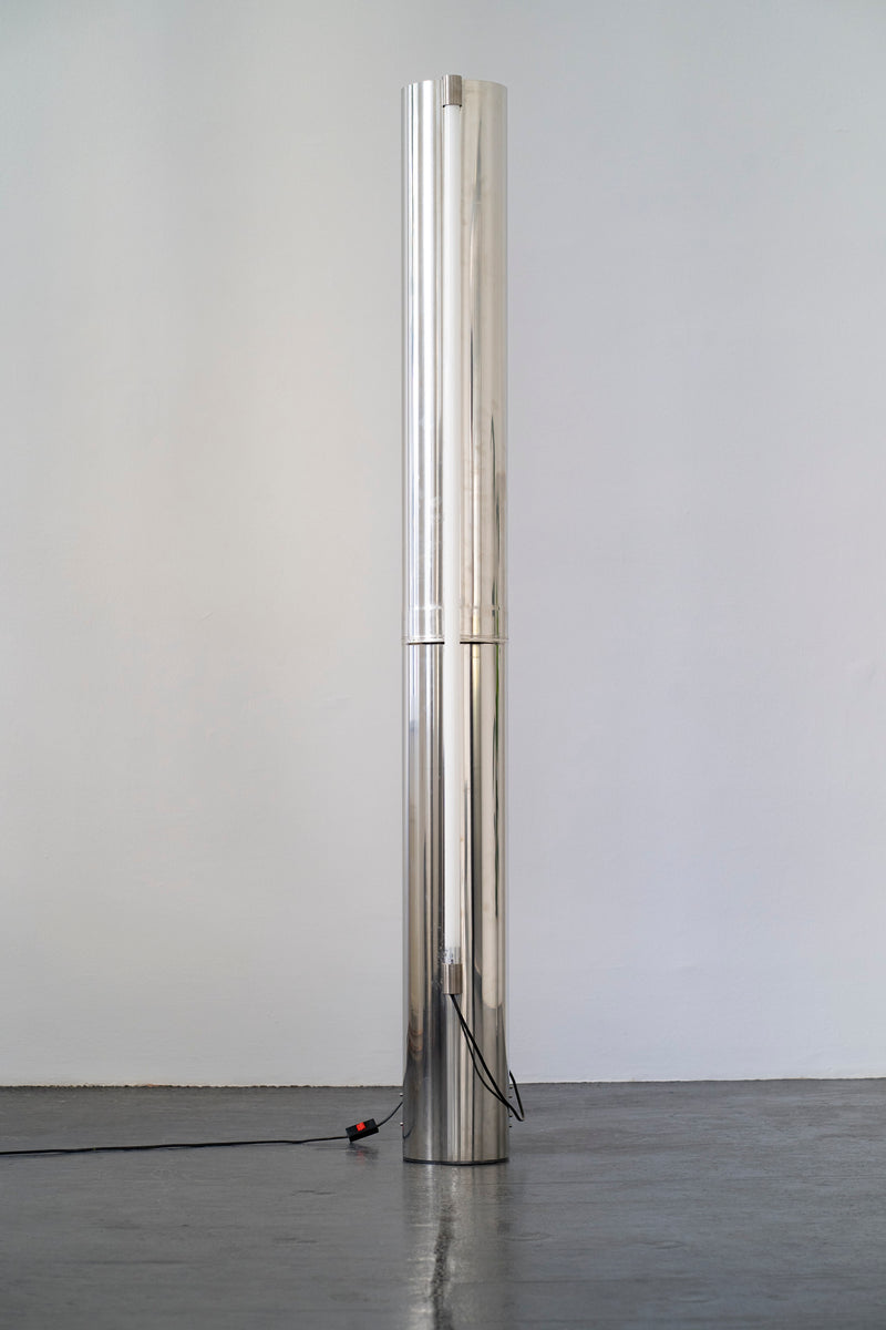 Double Column Lamp | DN_S2509 — close-up of polished metal finish