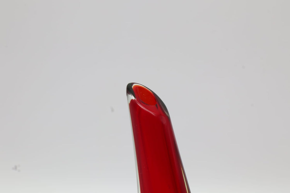 Antonio Da Ros voor Cenedese 'Sommerso' Glazen Snavelvaas – Italië (1960–1970) — lifestyle setting