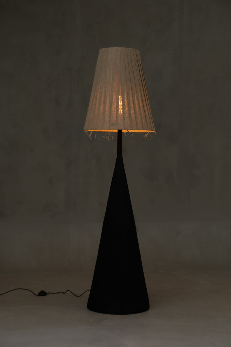 VERETENO Floor Lamp — close-up of black base with fabric shade