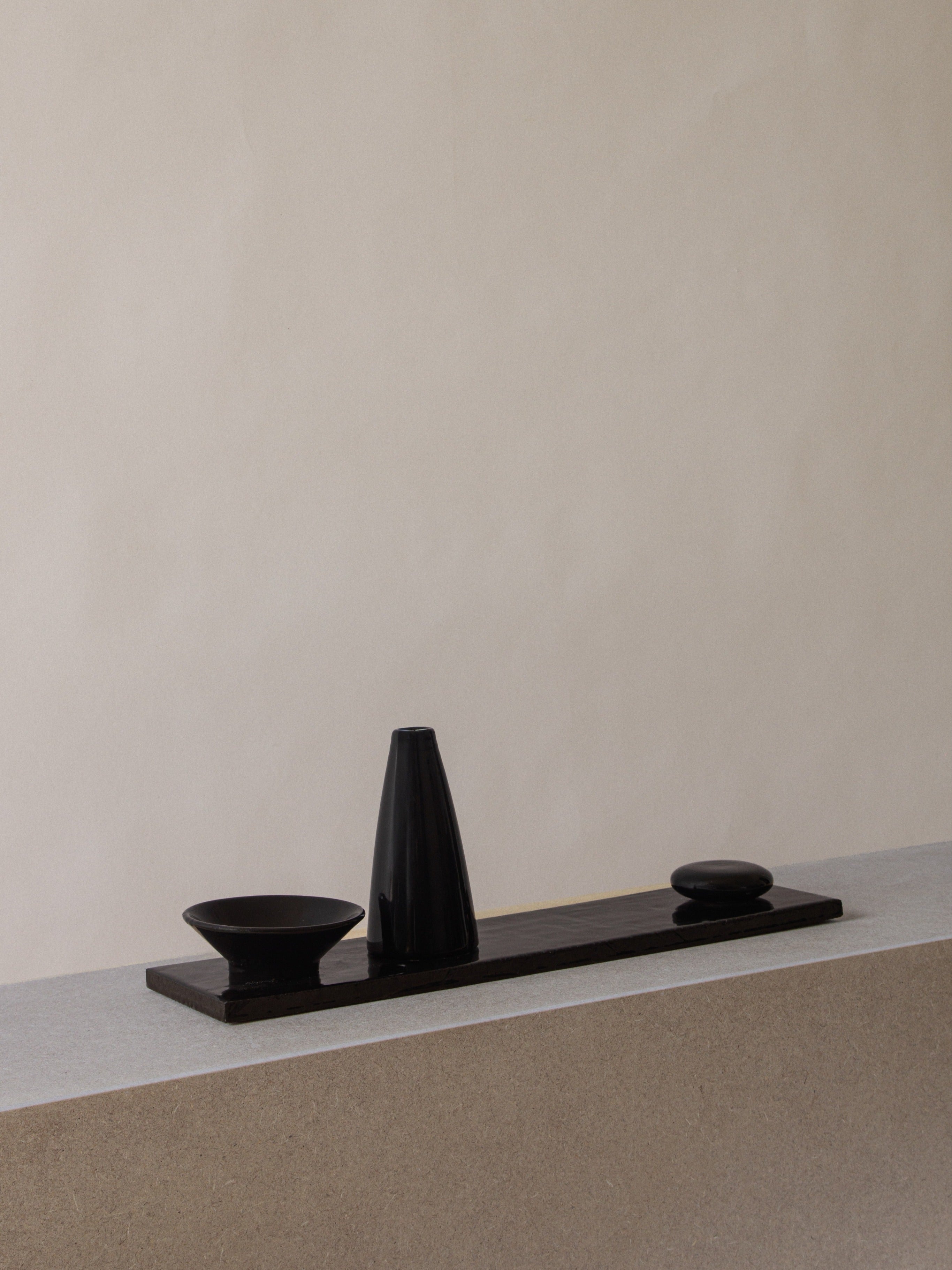 The Bottom of the Lake - Vase in Ceramic and Lava Stone by COSEINCORSO | The Oblist