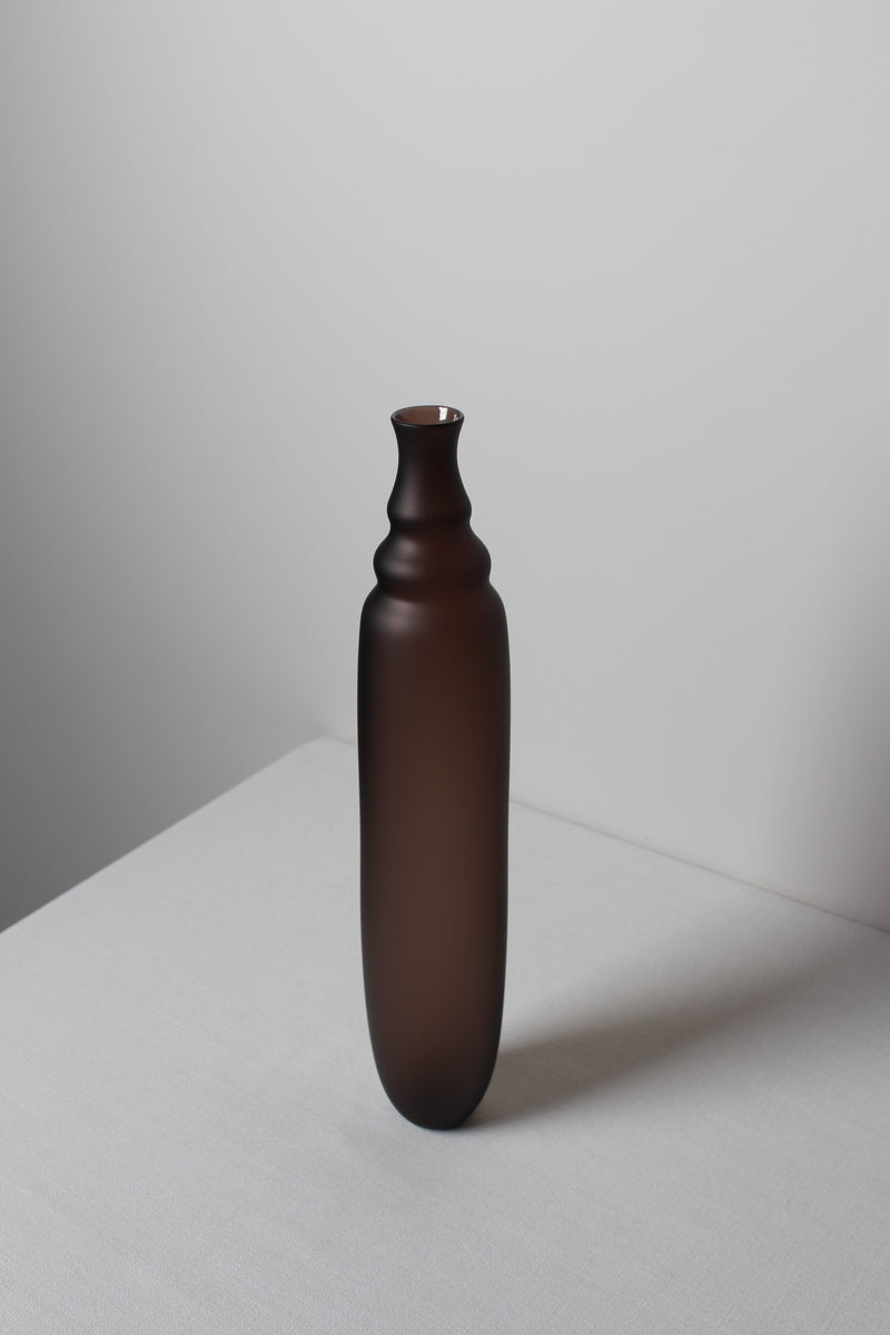 XLarge Vase in Eggplant — detail view