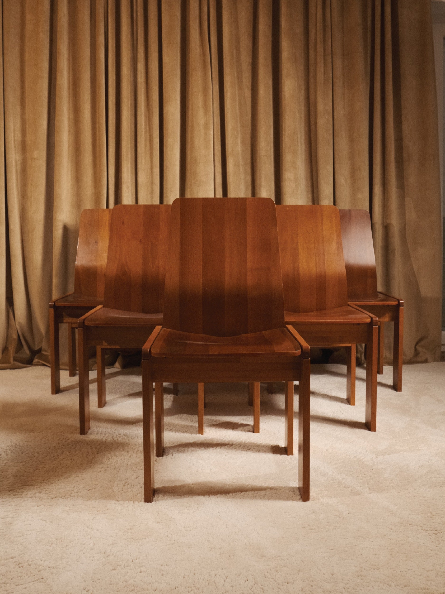Enzo Berti Set of 6 Wood Chairs — close-up