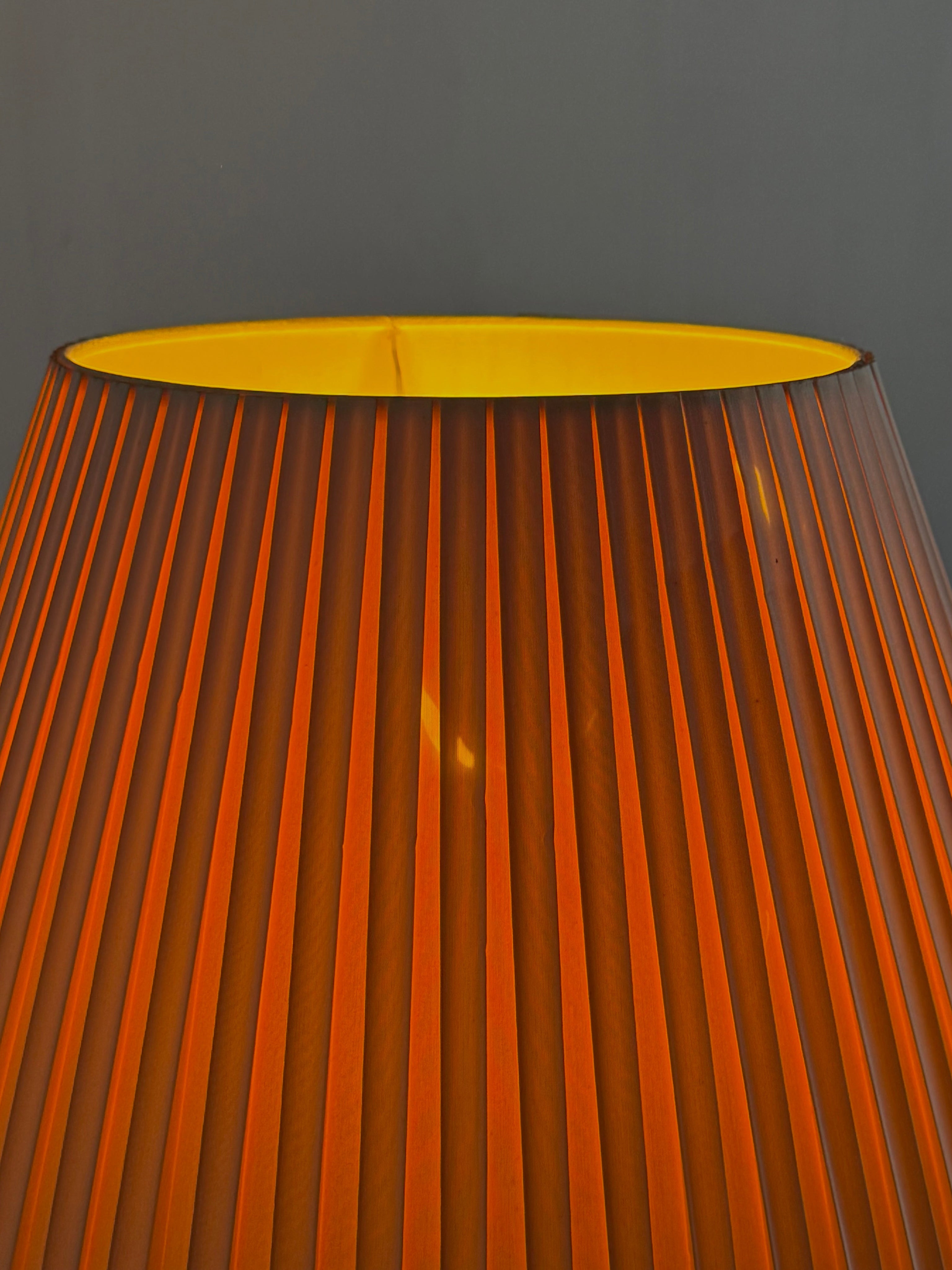 Vintage wrought iron table lamp in a swirl shape with a pleated shade — view 11