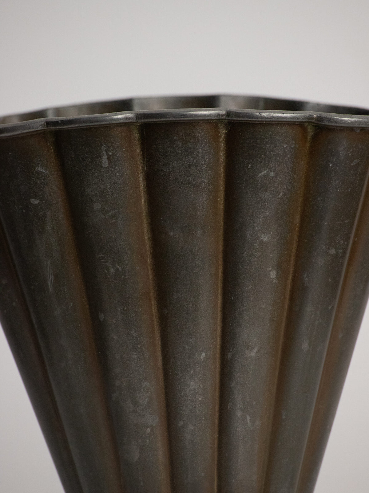 Just Andersen Fan Vase in Disko Metal, Model D20, Denmark 1920s — in context
