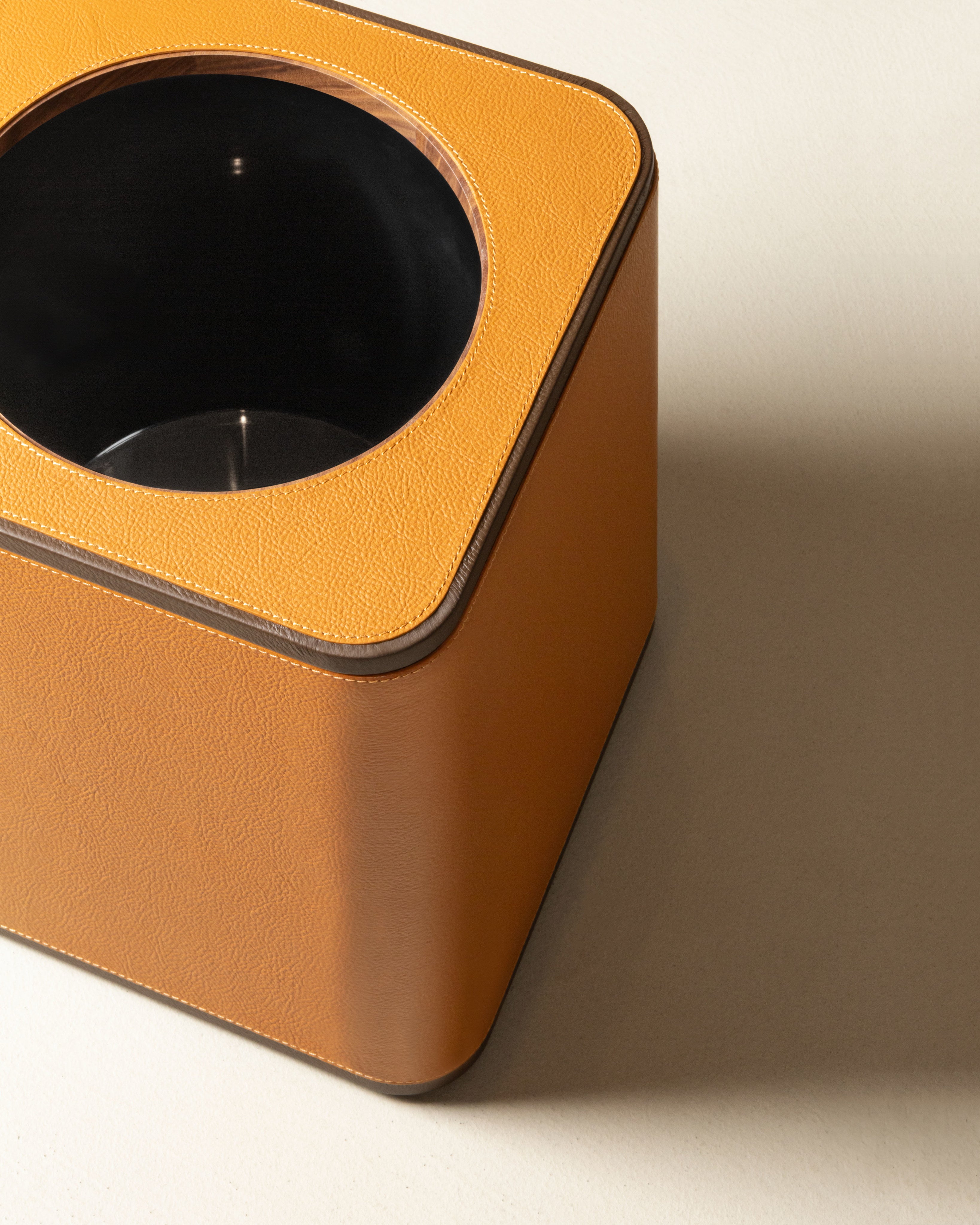Corbeille en cuir WASTEPAPER