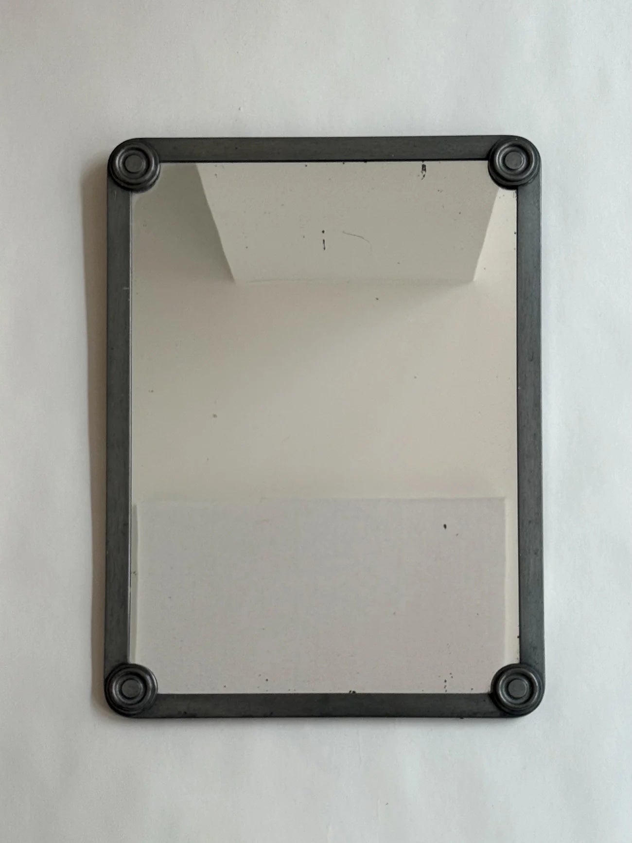 Miroir en étain, FAK Svenskt Tenn