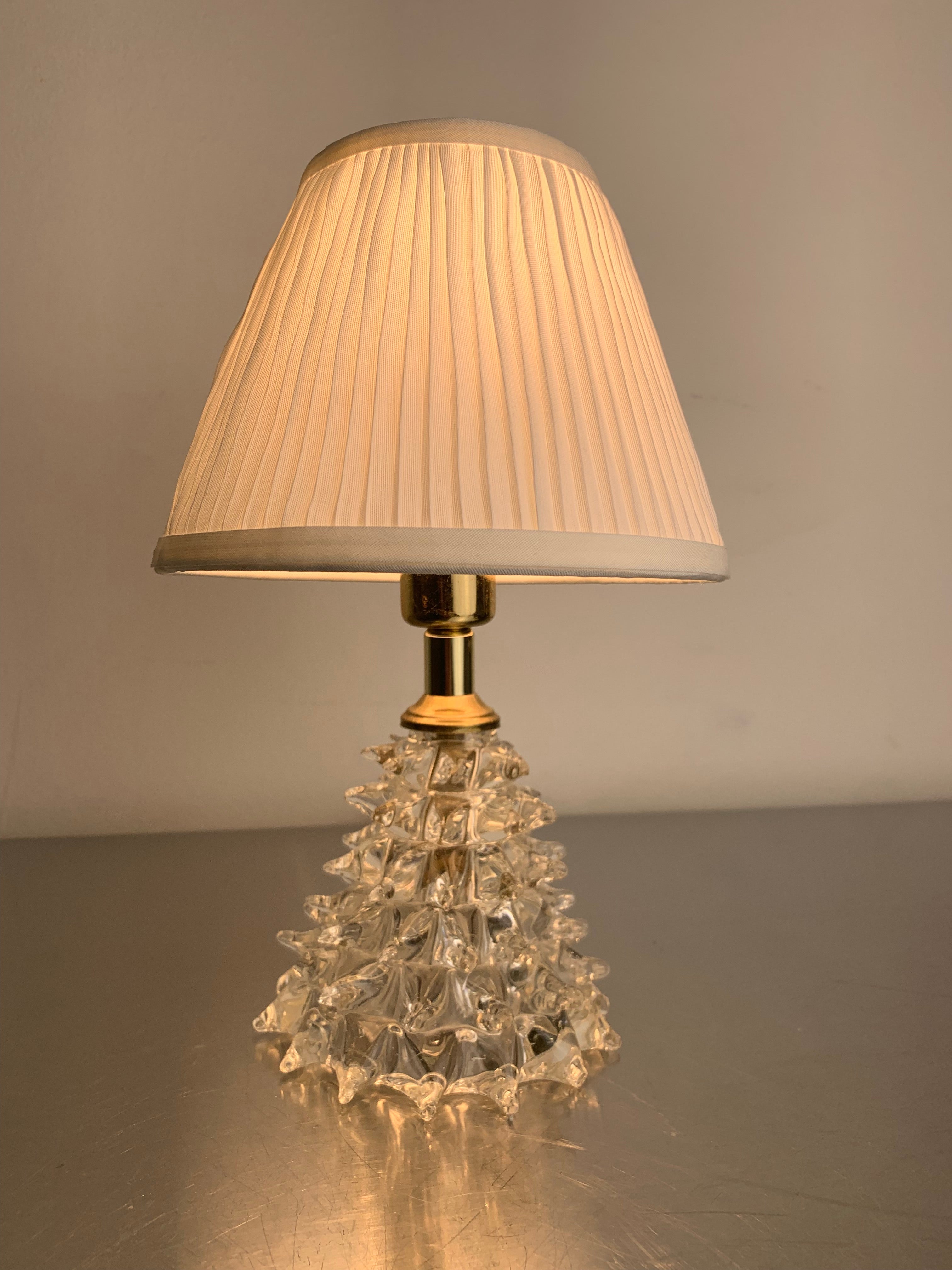 Barovier Murano Rostrato Glass and Brass Table Lamp, Italy 1940s — detail view