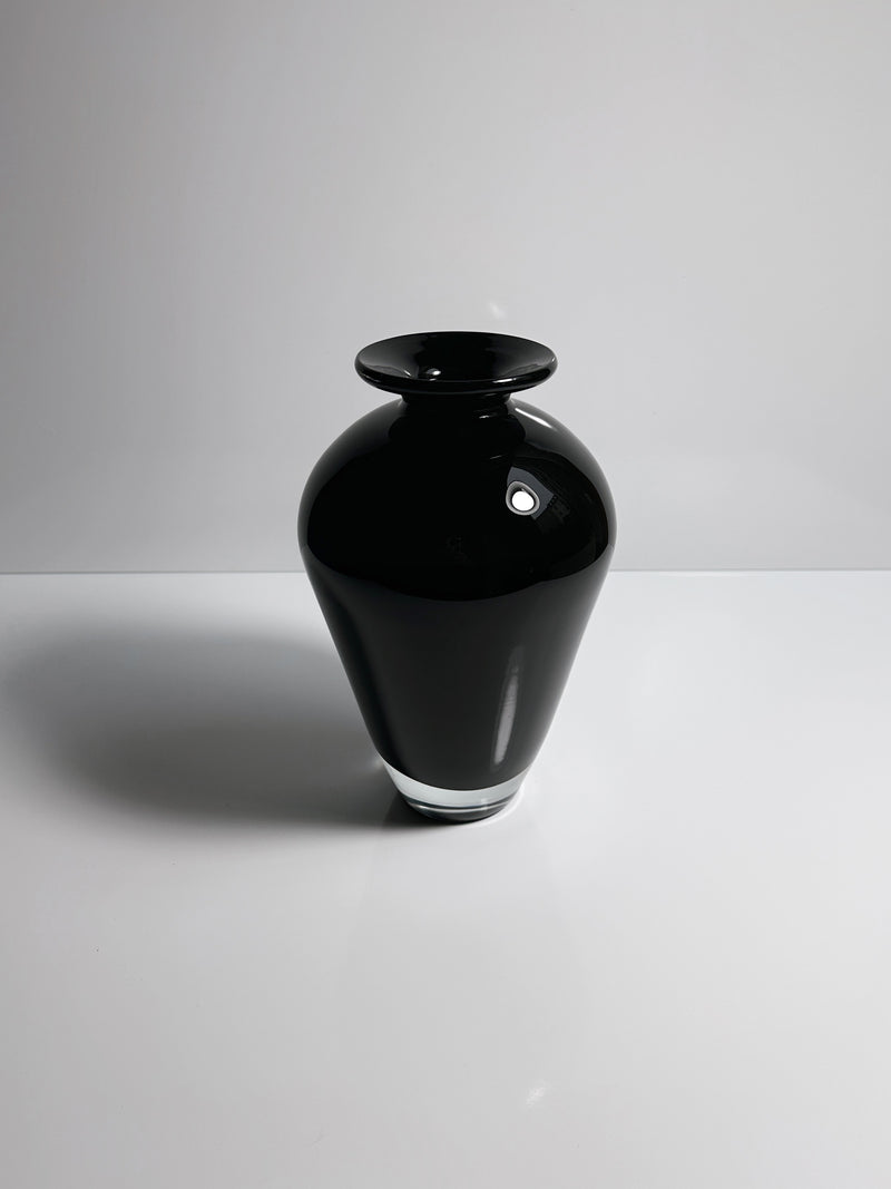 1950s Black Murano Vase by Paolo Venini — close-up of glossy black glass surface