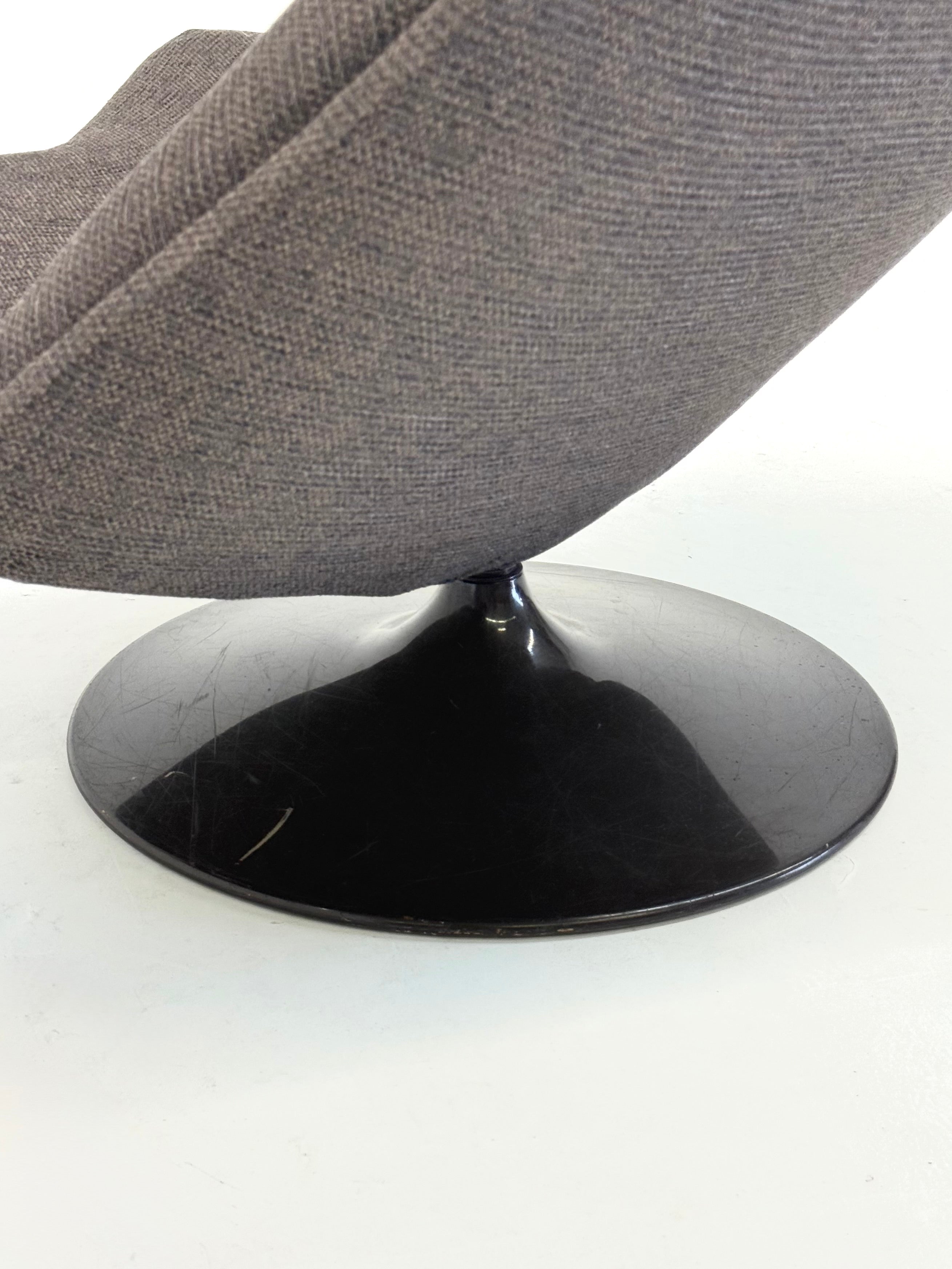 Artifort F510 armchair by Geoffrey Harcourt — view 10