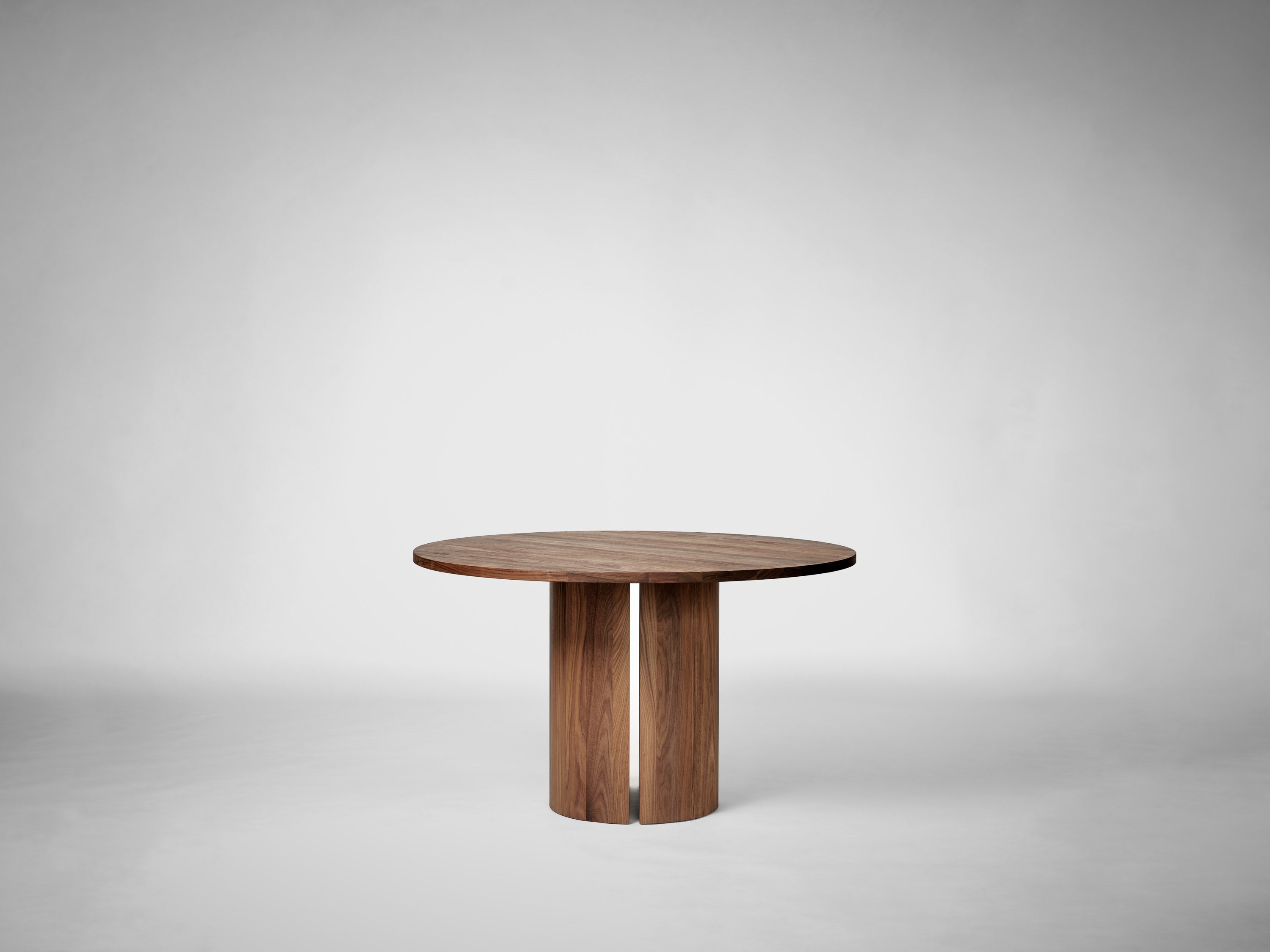 Aperta Table Round — side angle