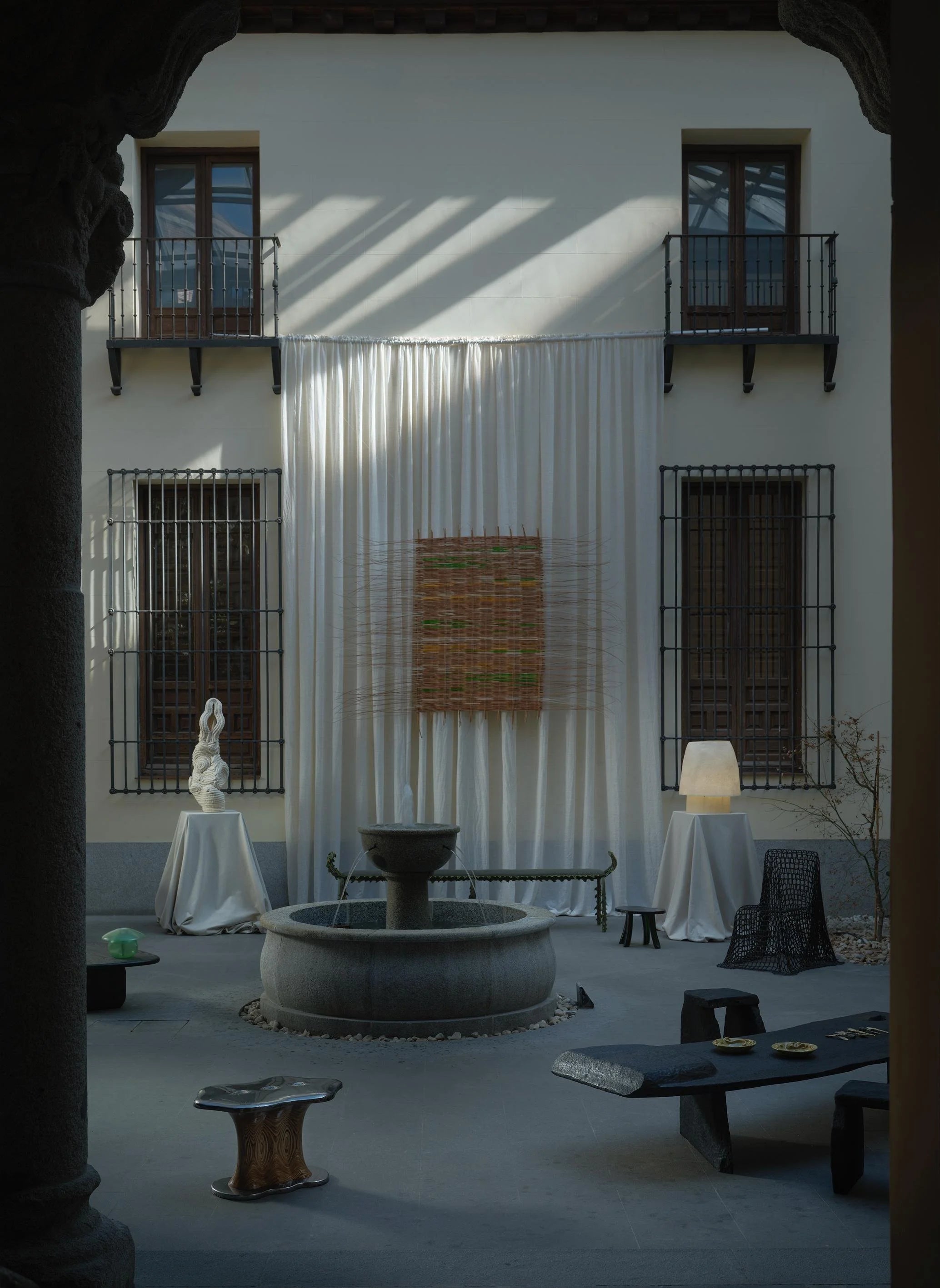Massif Table — side angle