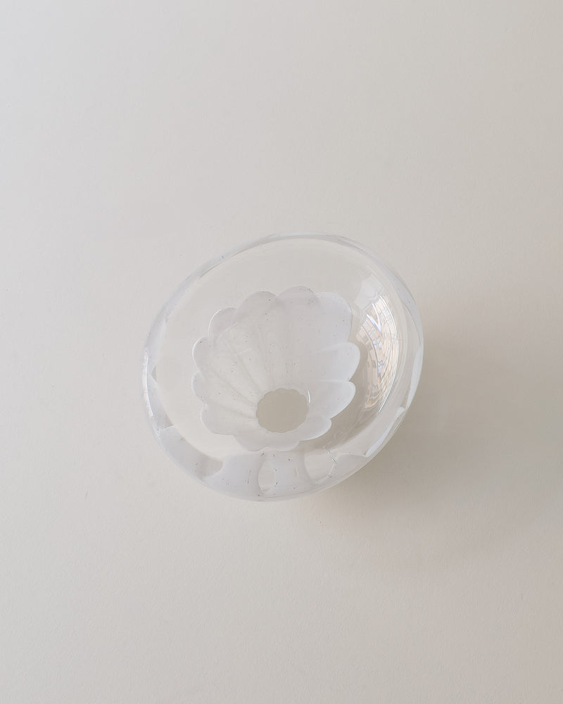 Clear glass bowl with etched daisy pattern by Vicke Lindstrand