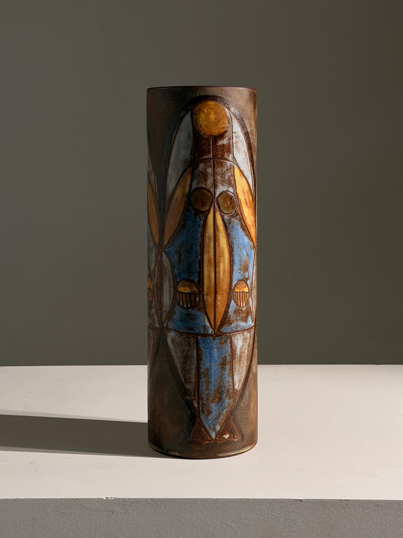 Cylindrical ceramic vase by Alexandre Kostanda, Vallauris, circa 1950 — detail view