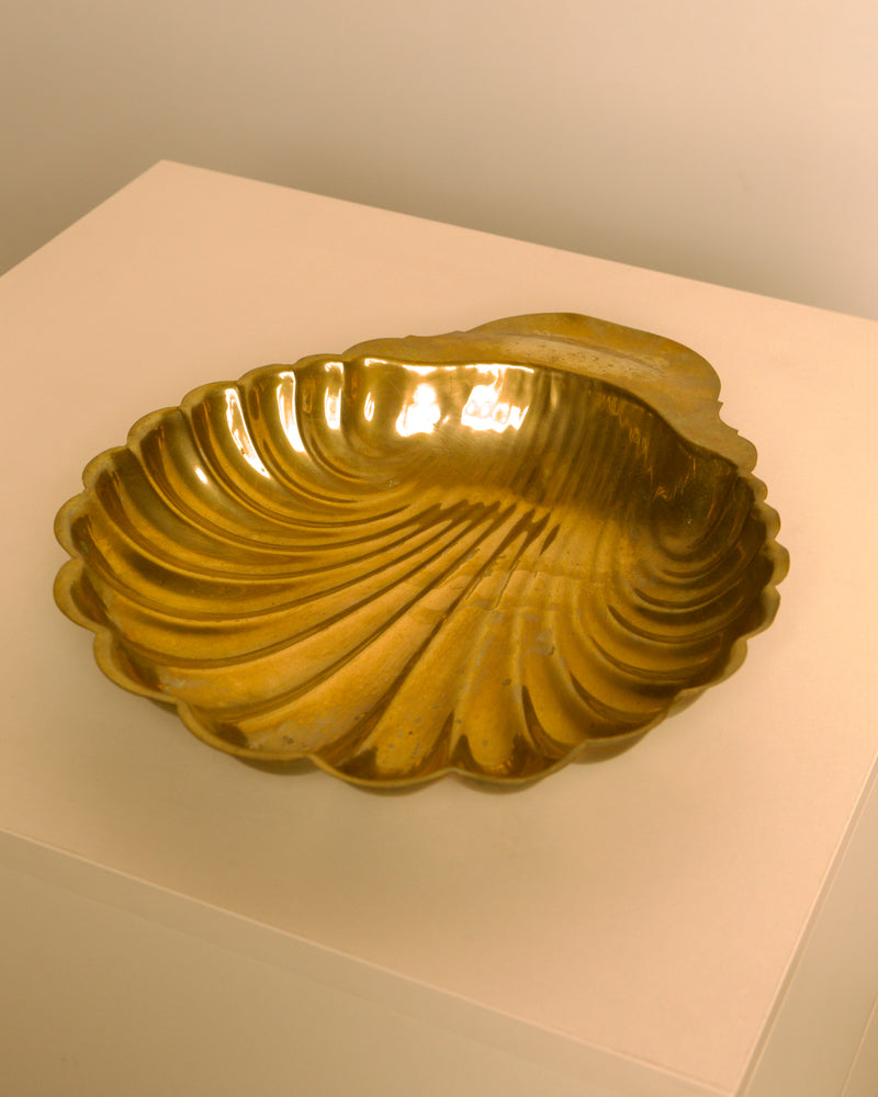 Large Brass Scallop Shell Catchall, Italy, 1960s by Treaptyque | The Oblist