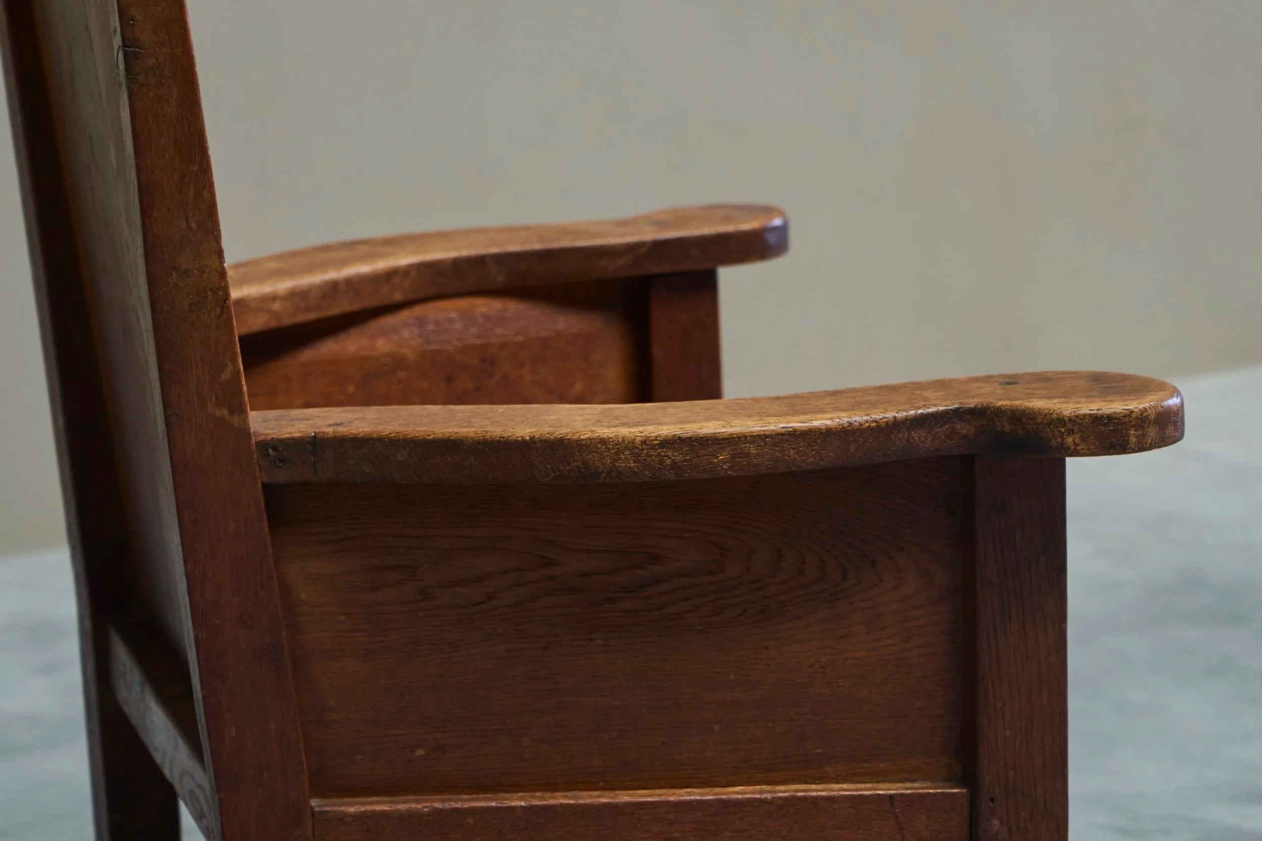 Wonderful Antique Armchair in Solid Oak Europe 19th Century — close-up