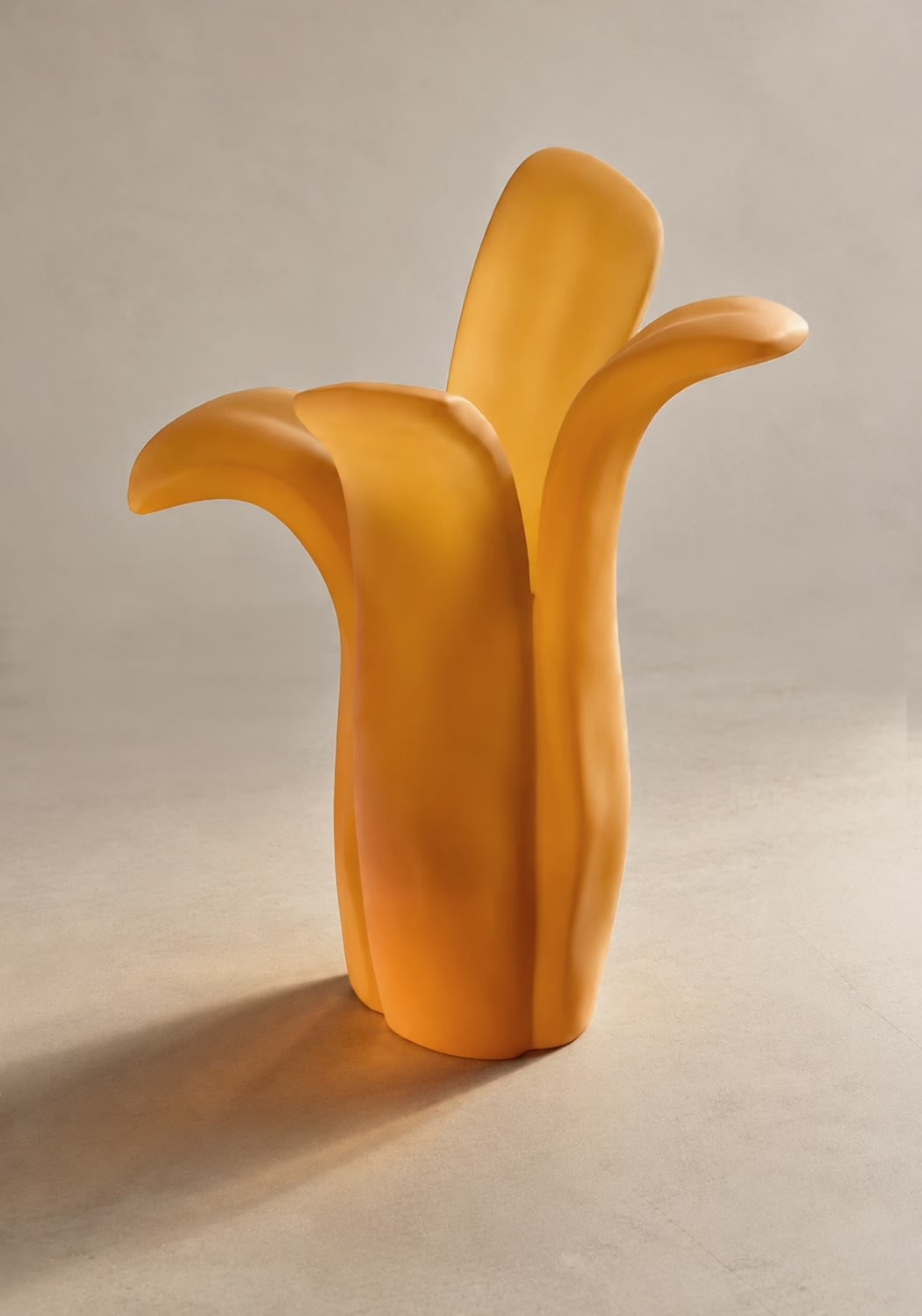 Velis Vase by Szymon Keller | The Oblist