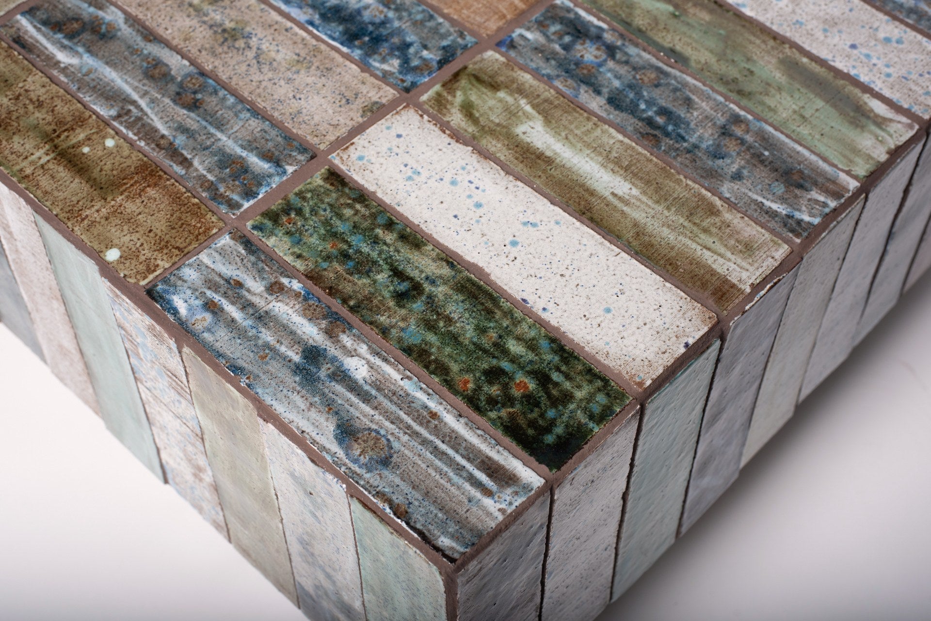 Minerales Coffee Table — close-up