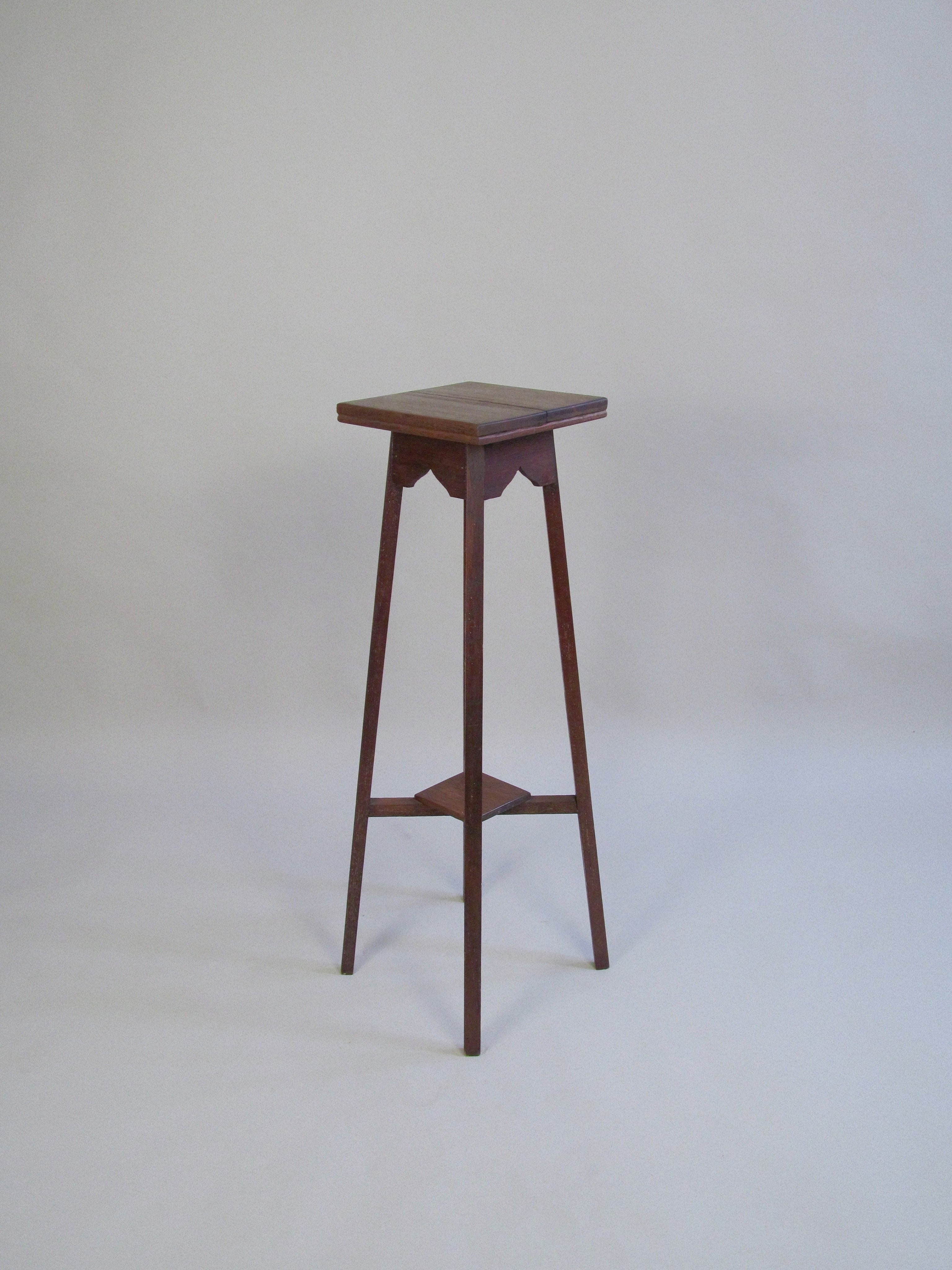 Arts & Crafts Oak Stand, c.1910 — side view highlighting wooden legs