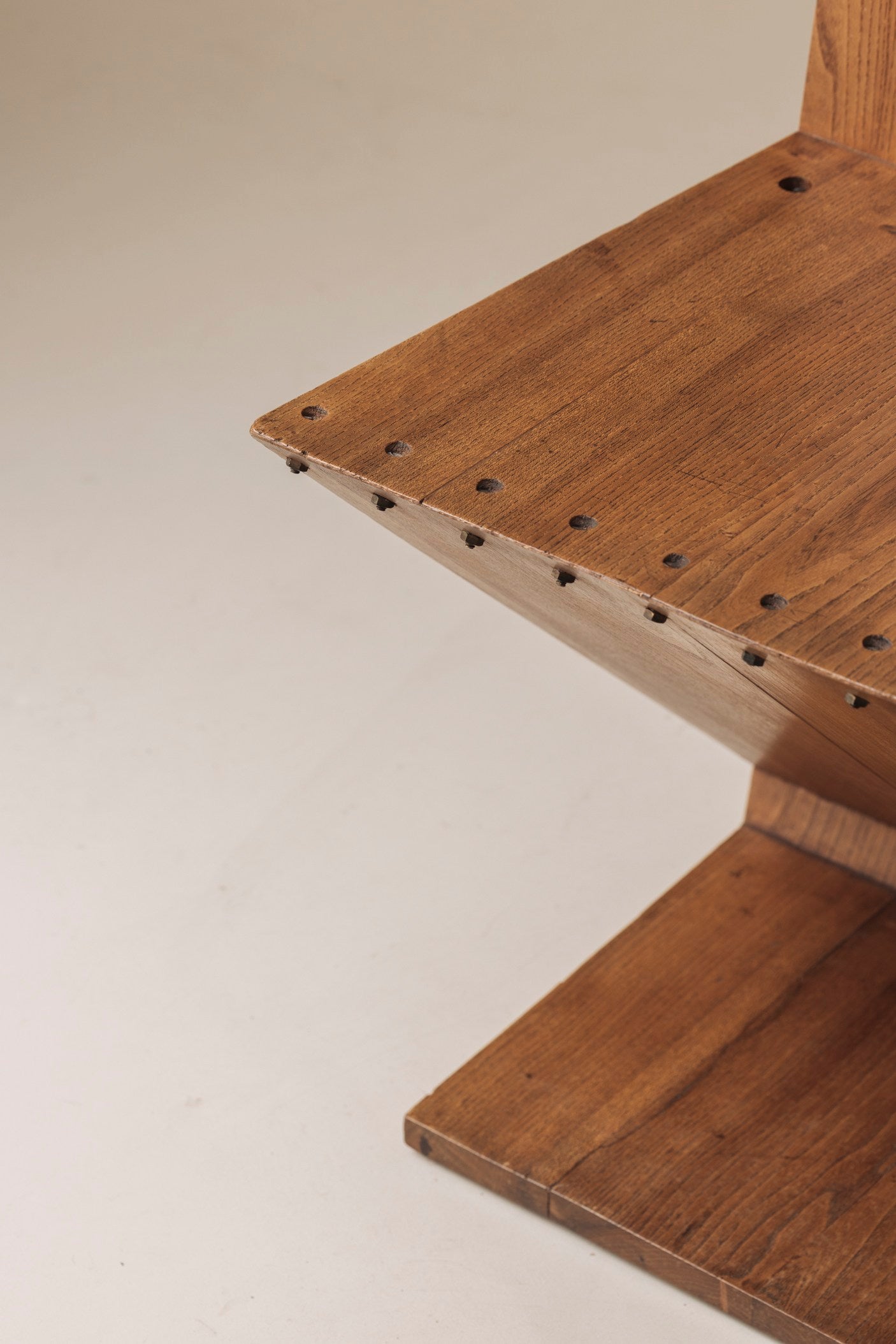 Early Zig Zag chair by Gerrit Thomas Rietveld for Gerard van de Groenekan, 1960s — in context