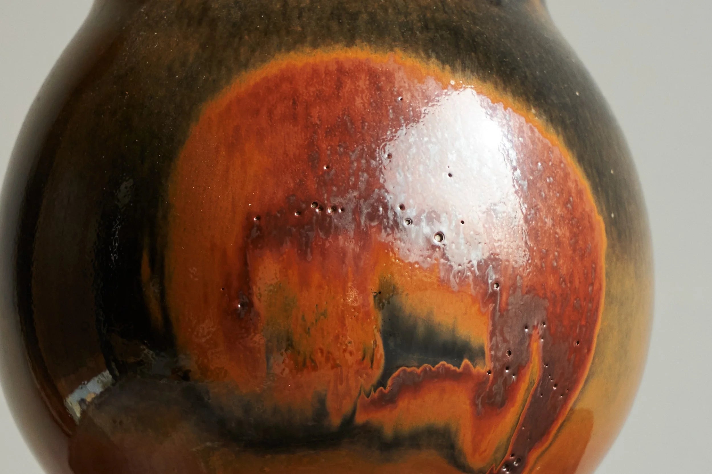 Carl-Harry Stålhane Unique Hand Signed Vase for Rörstrand Sweden 1967 — close-up