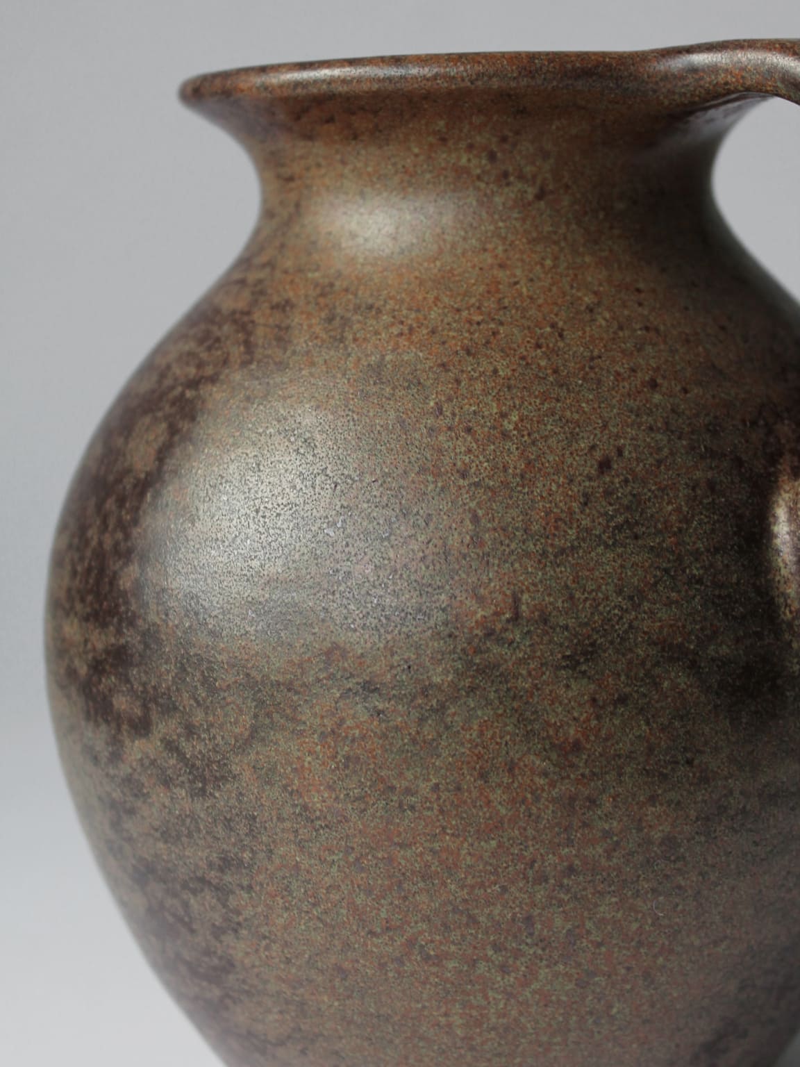 Pichet en céramique marron mat "Fat Lava" allemand