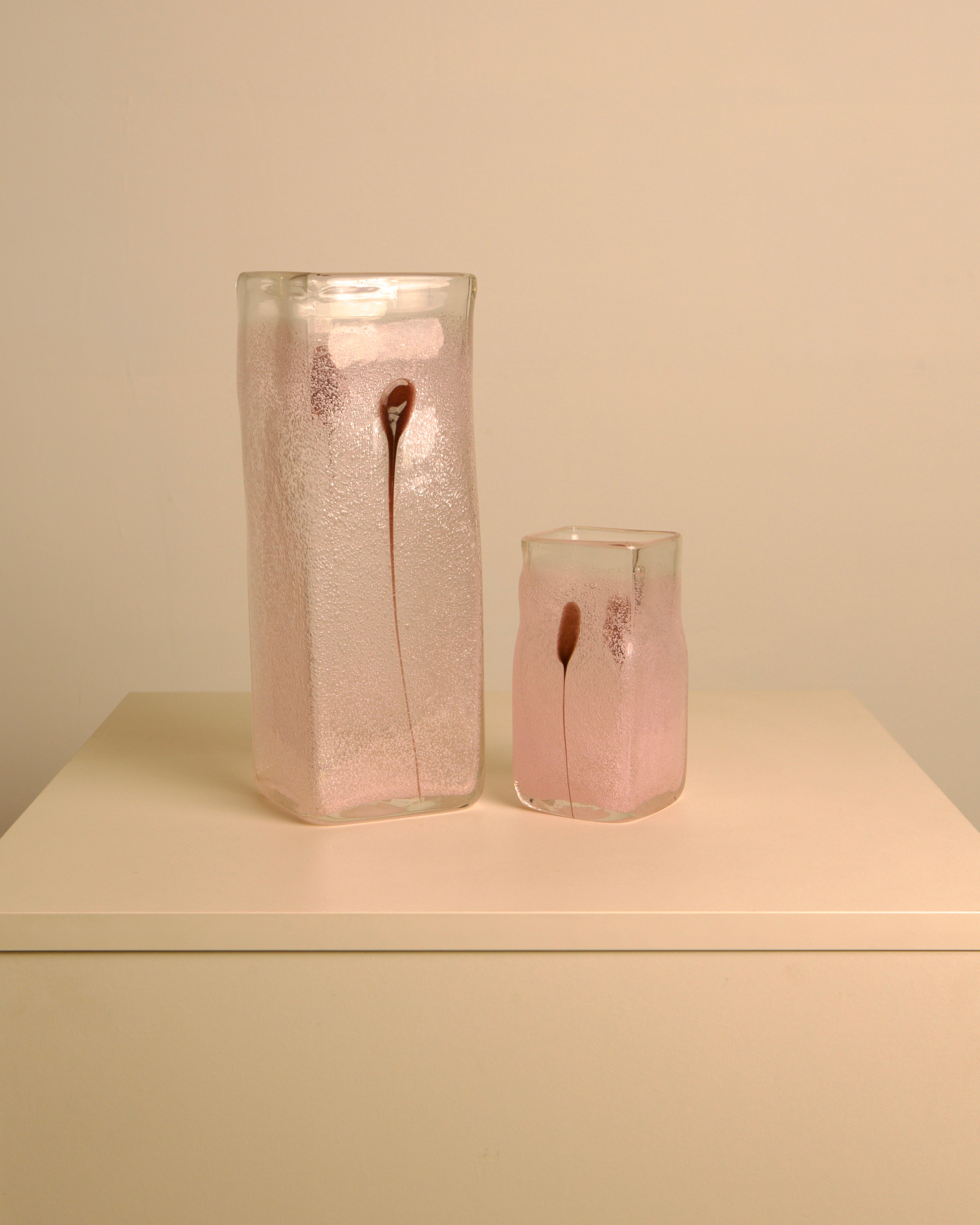 Pair of Italian 80s Murano glass and purple feather vases by Treaptyque | The Oblist