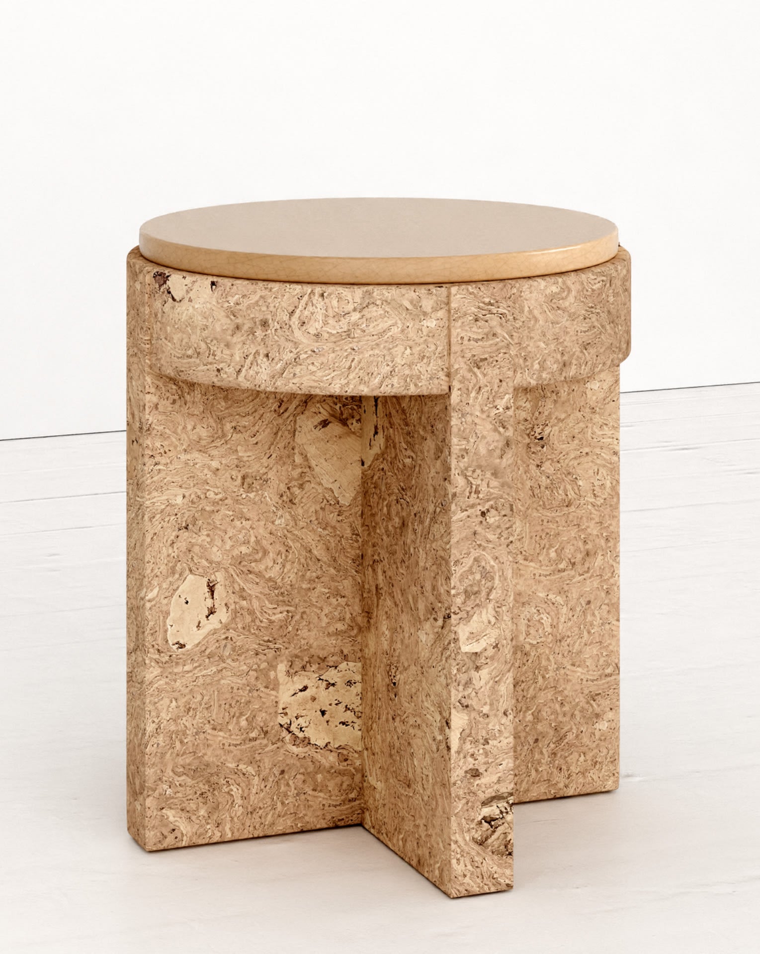 Meï 08 - Bed side table — close-up of cork texture and round top