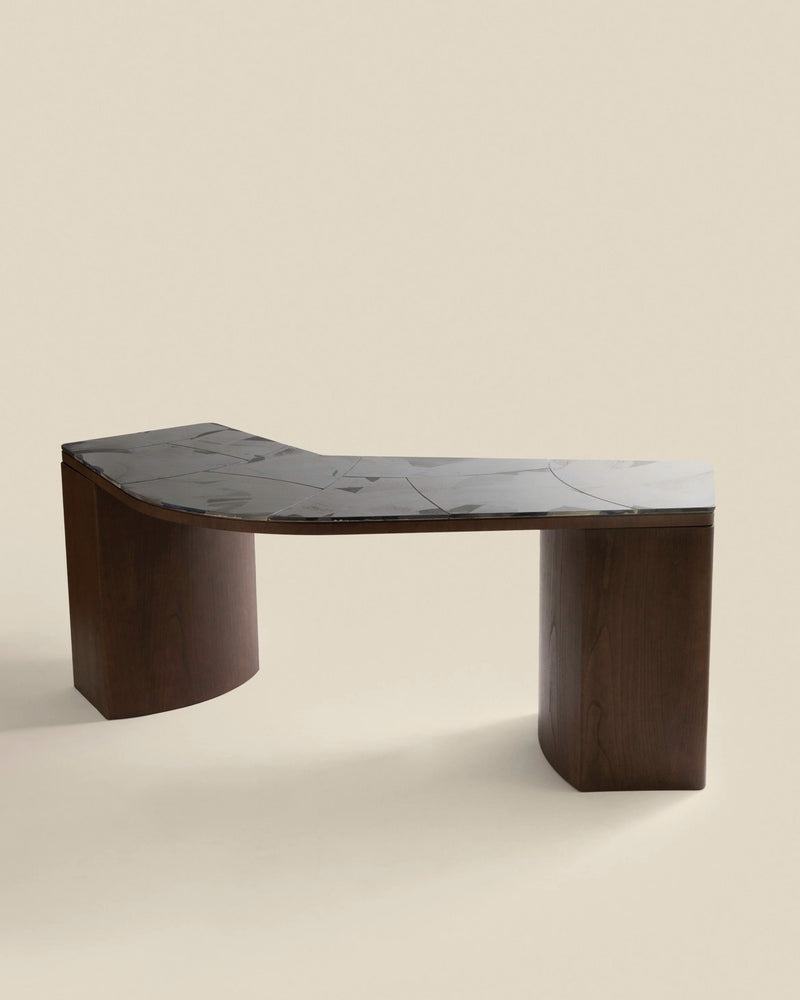 Ceido Desk by Garcé Dimofski | The Oblist